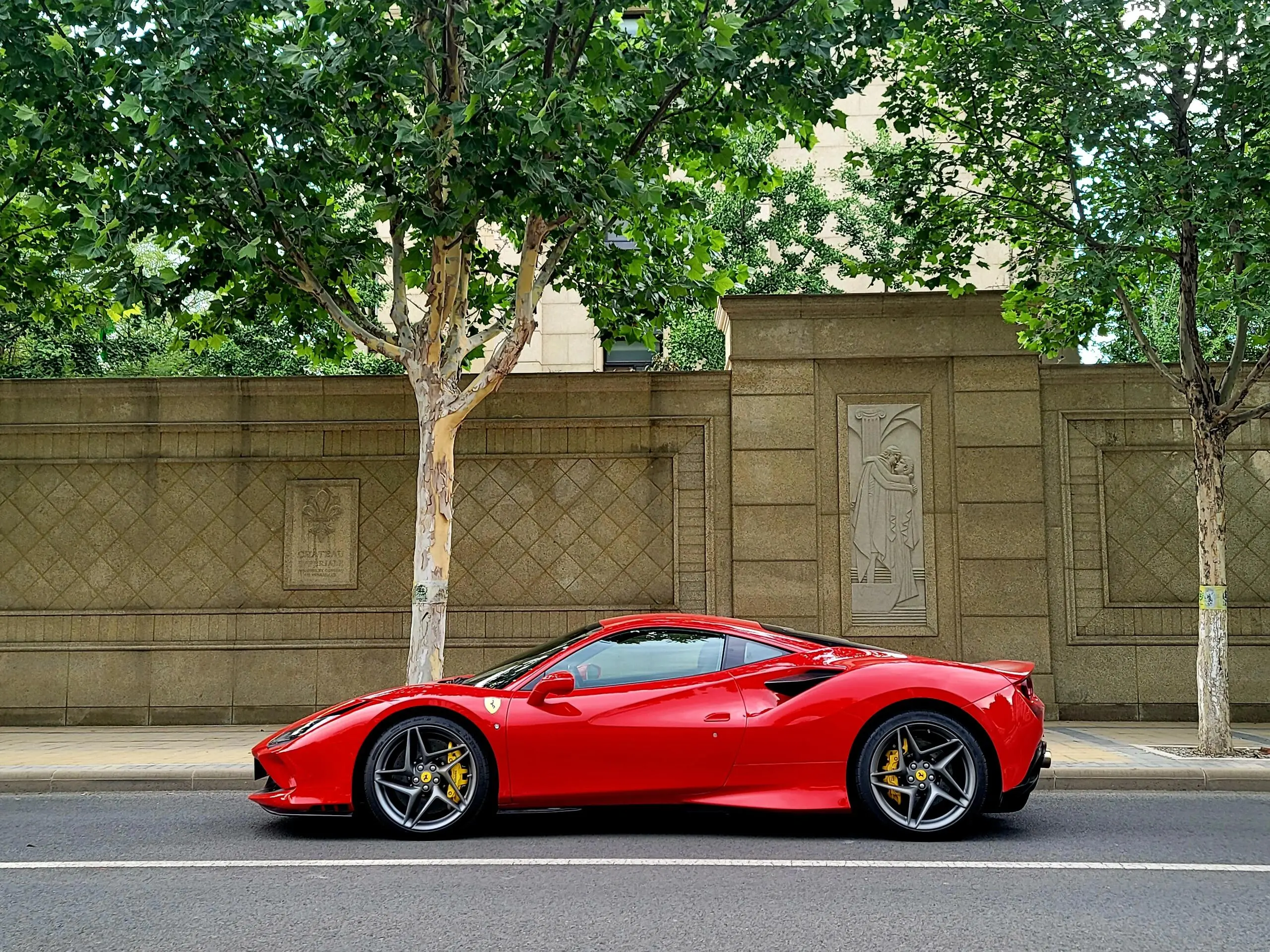 Ferrari F8  из Китая