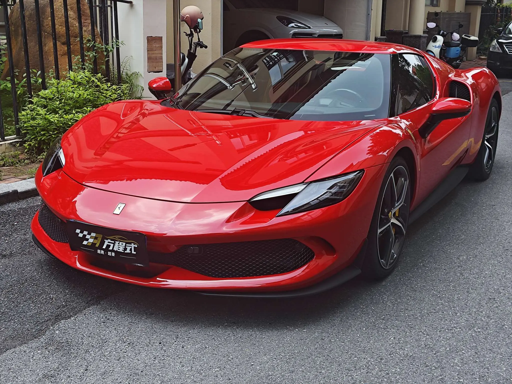 Ferrari 296  из Китая