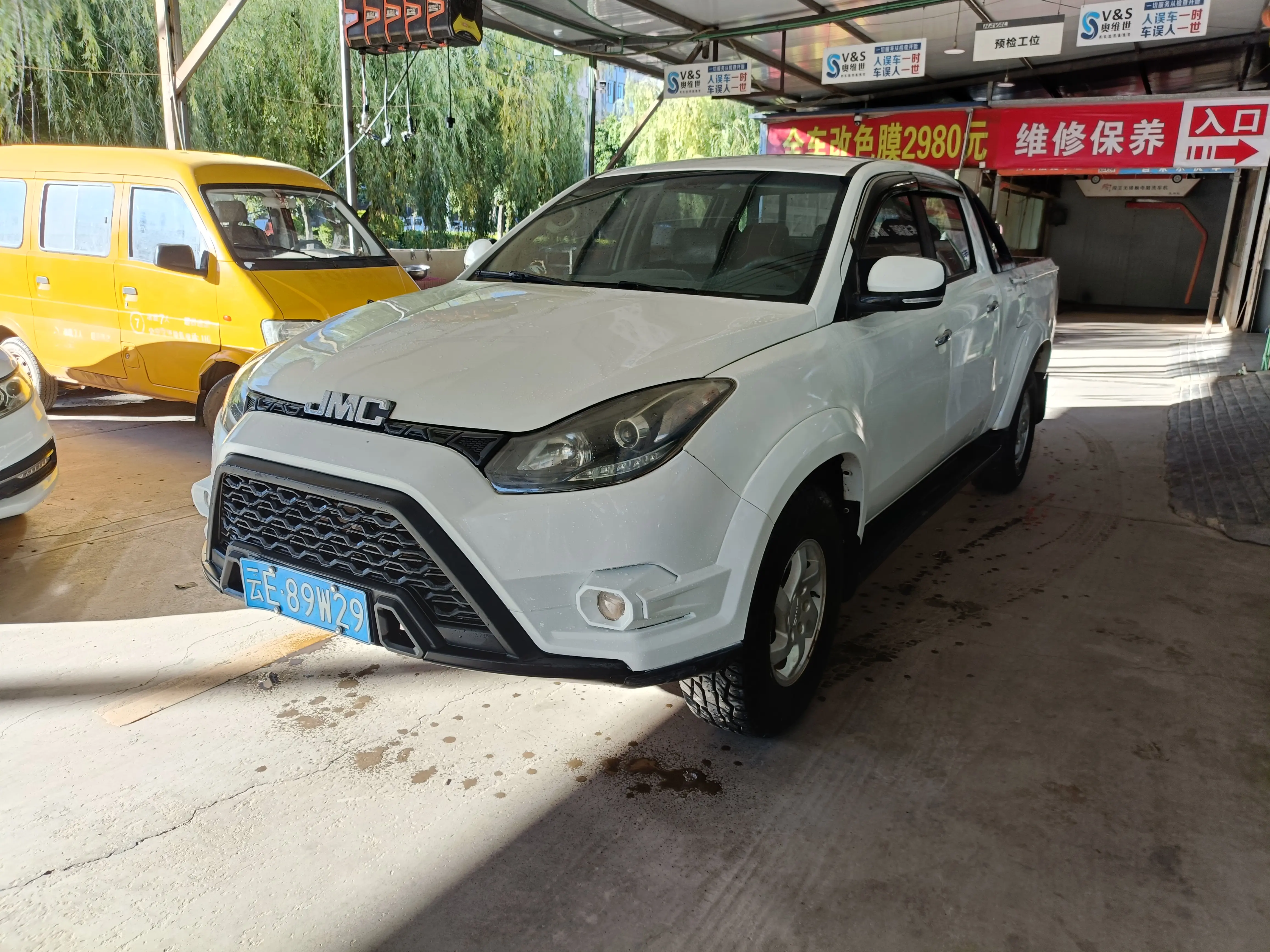 Jiangling Domain Tiger 5  из Китая