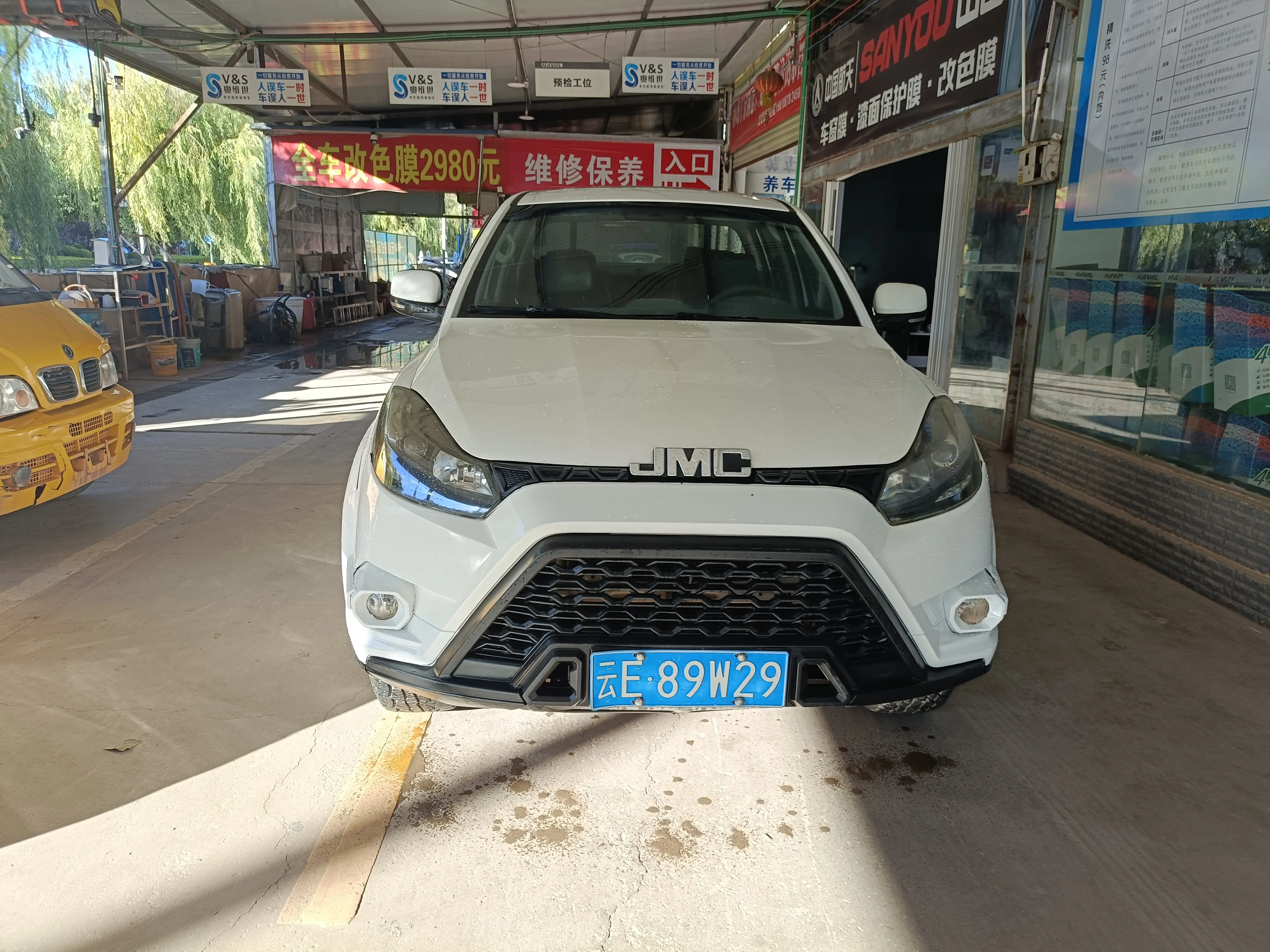 Jiangling Domain Tiger 5  из Китая