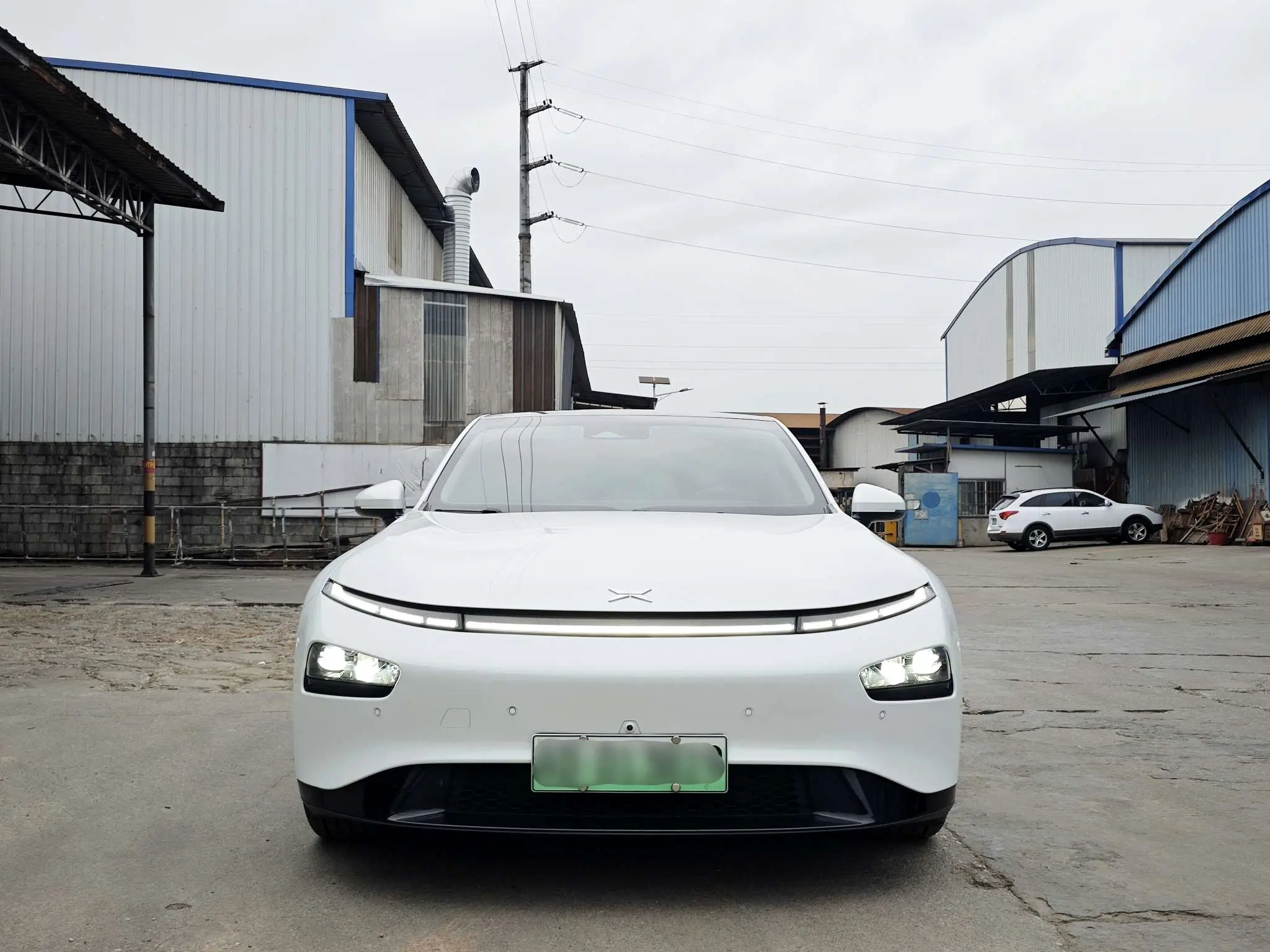 Xpeng P7  из Китая