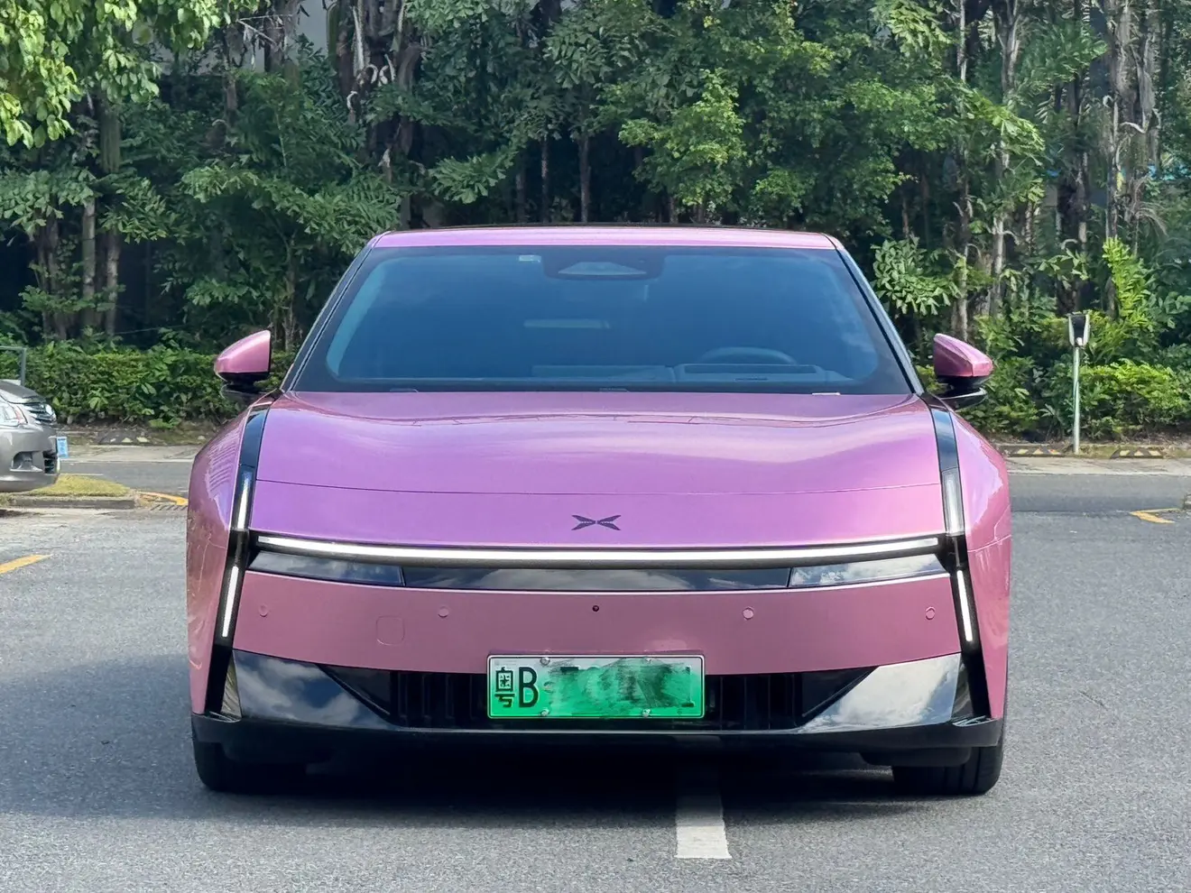 Xpeng P7  из Китая