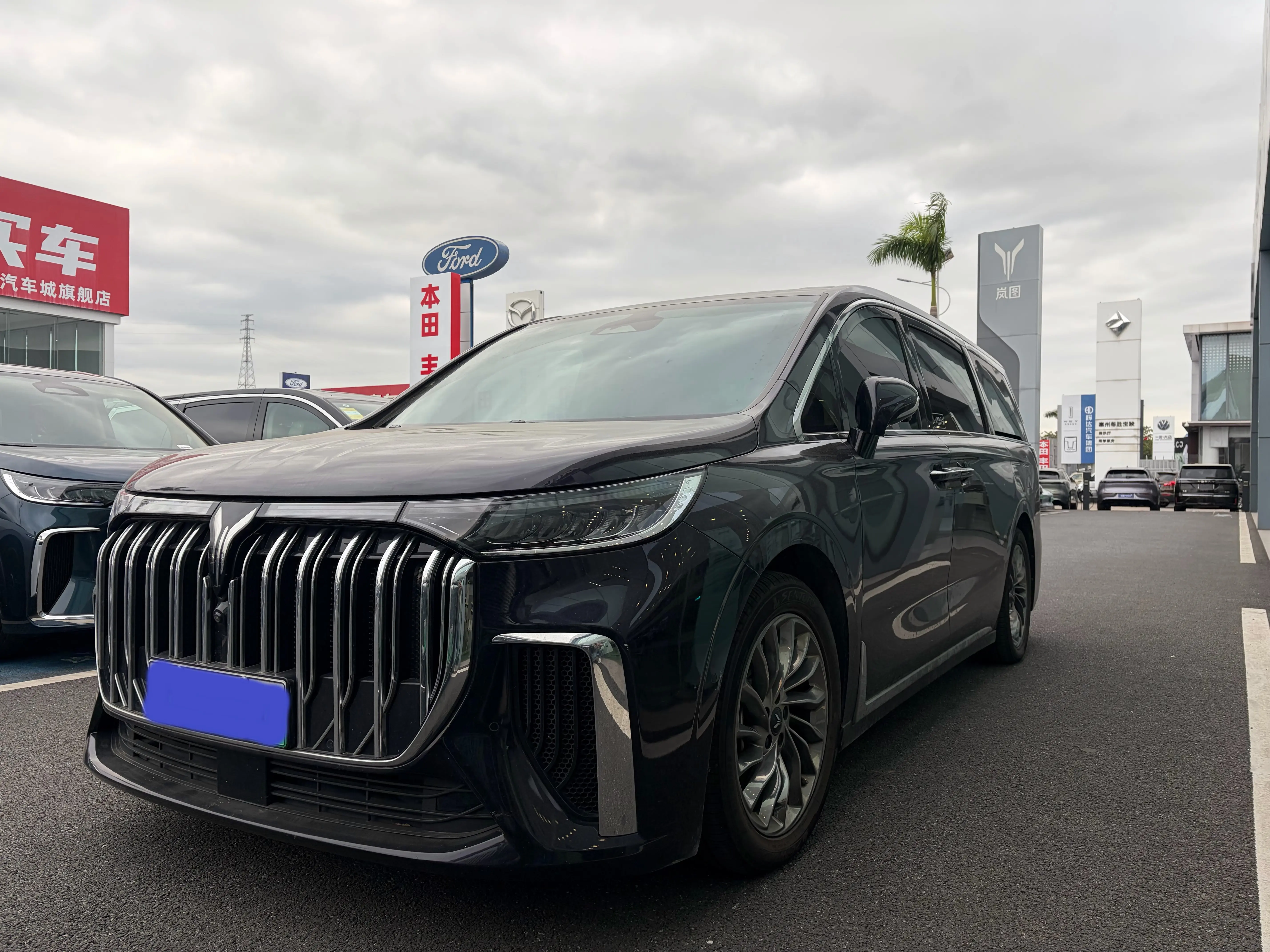 Voyah Lantu Dreamer PHEV  из Китая