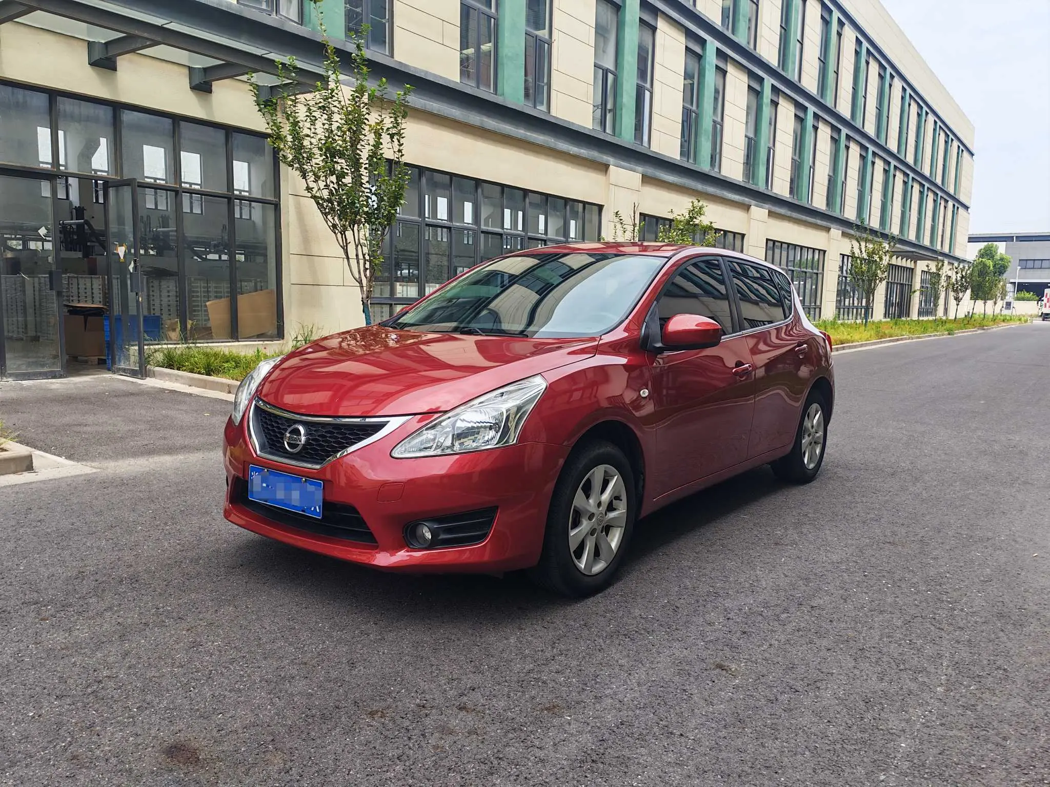 Nissan Tiida  из Китая