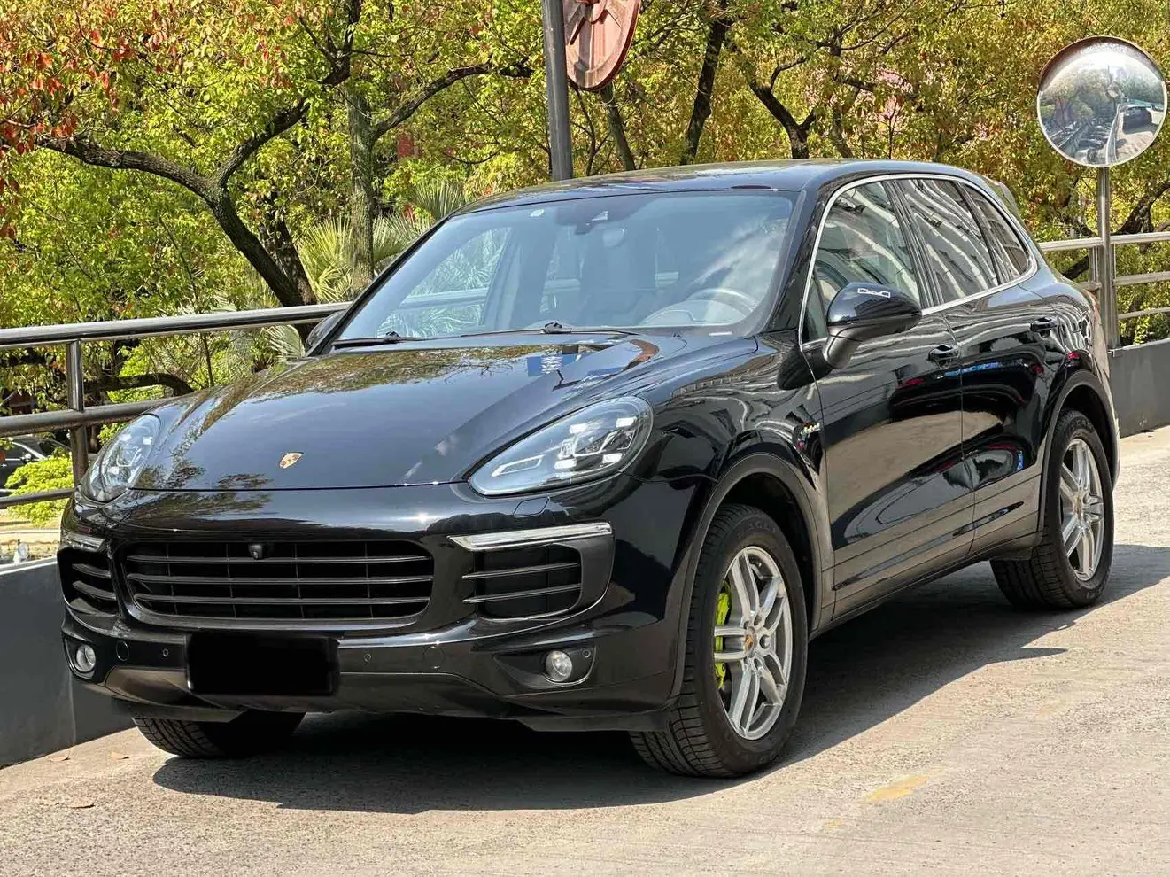 Porsche Cayenne E-Hybrid  из Китая