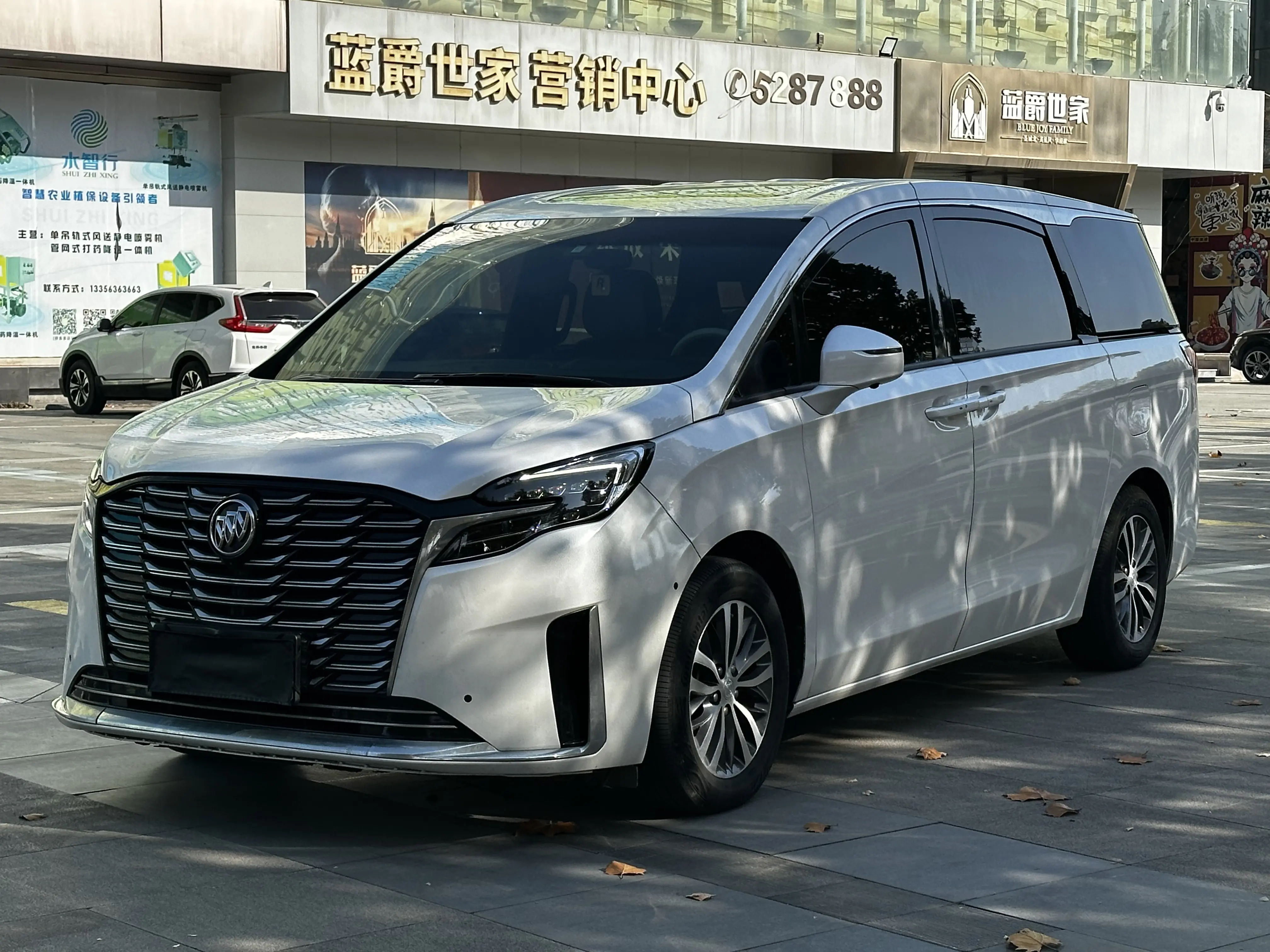 Buick GL8  из Китая