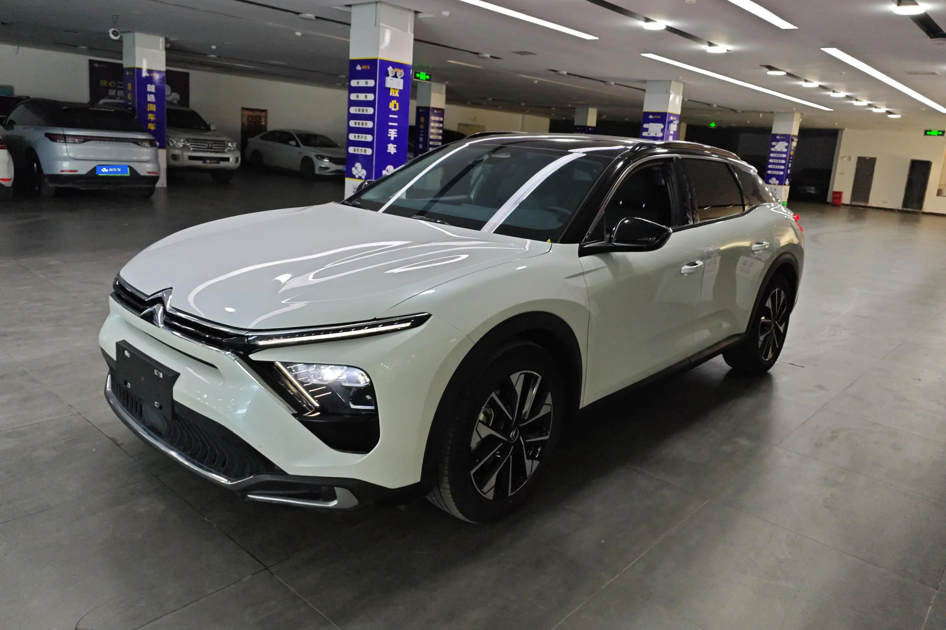 Citroën Versailles C5 X  из Китая