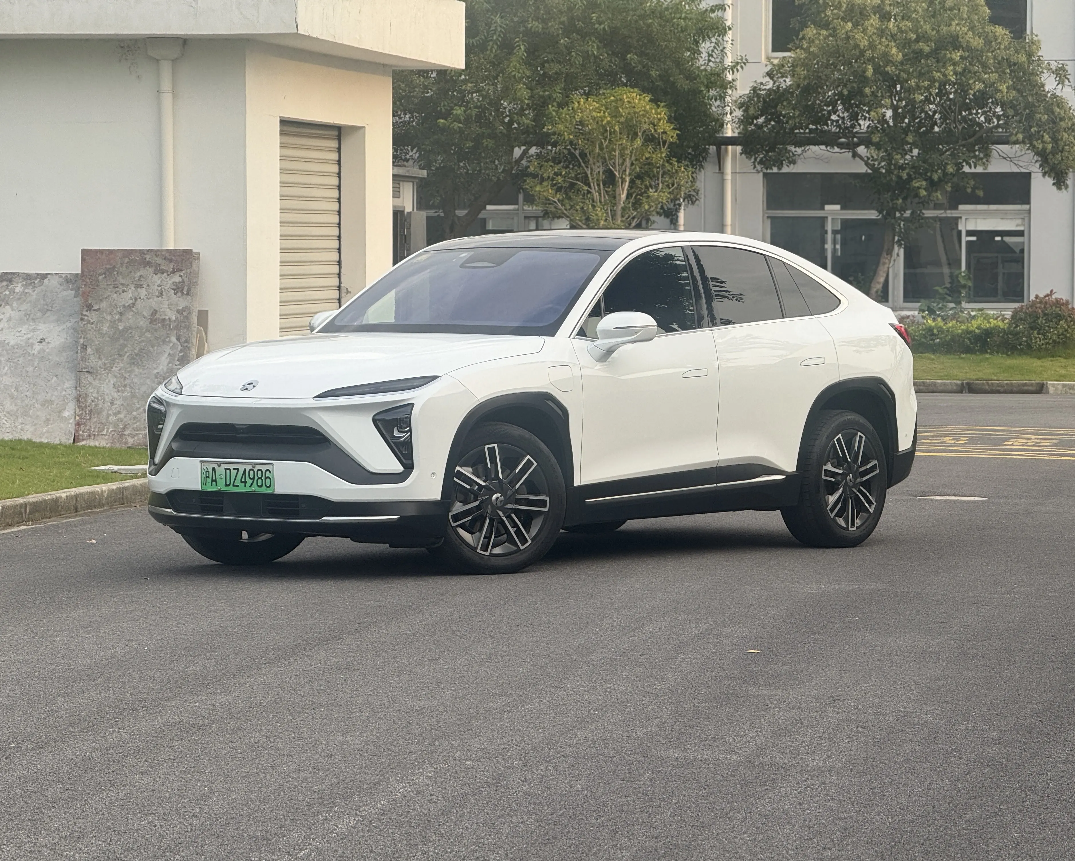 NIO EC6  из Китая
