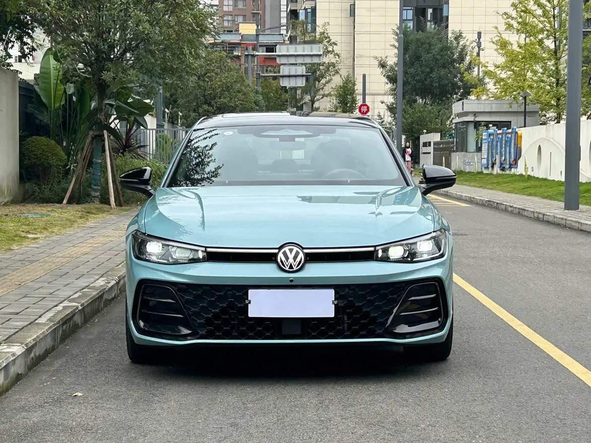 Volkswagen Passat  из Китая