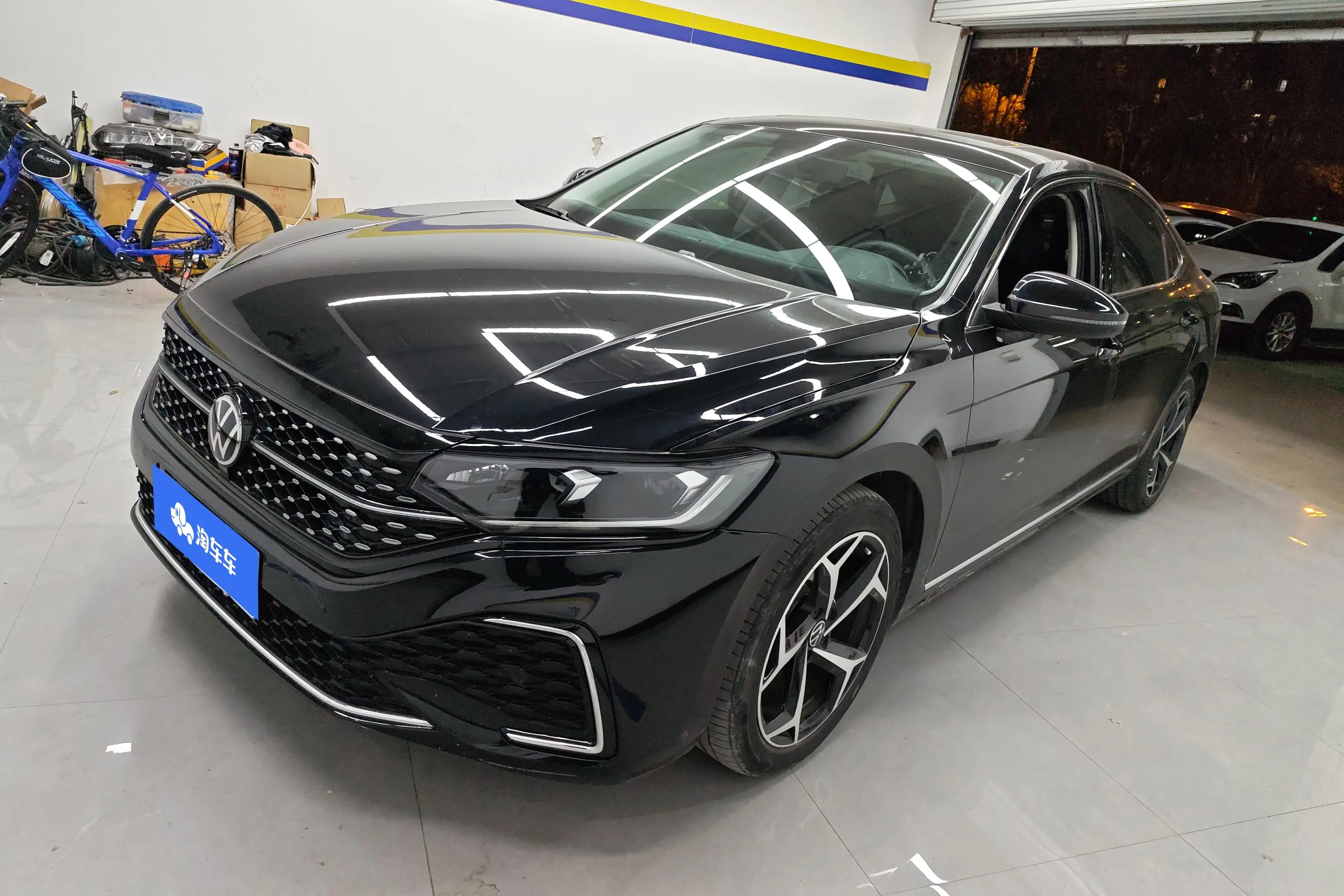 Volkswagen Passat  из Китая