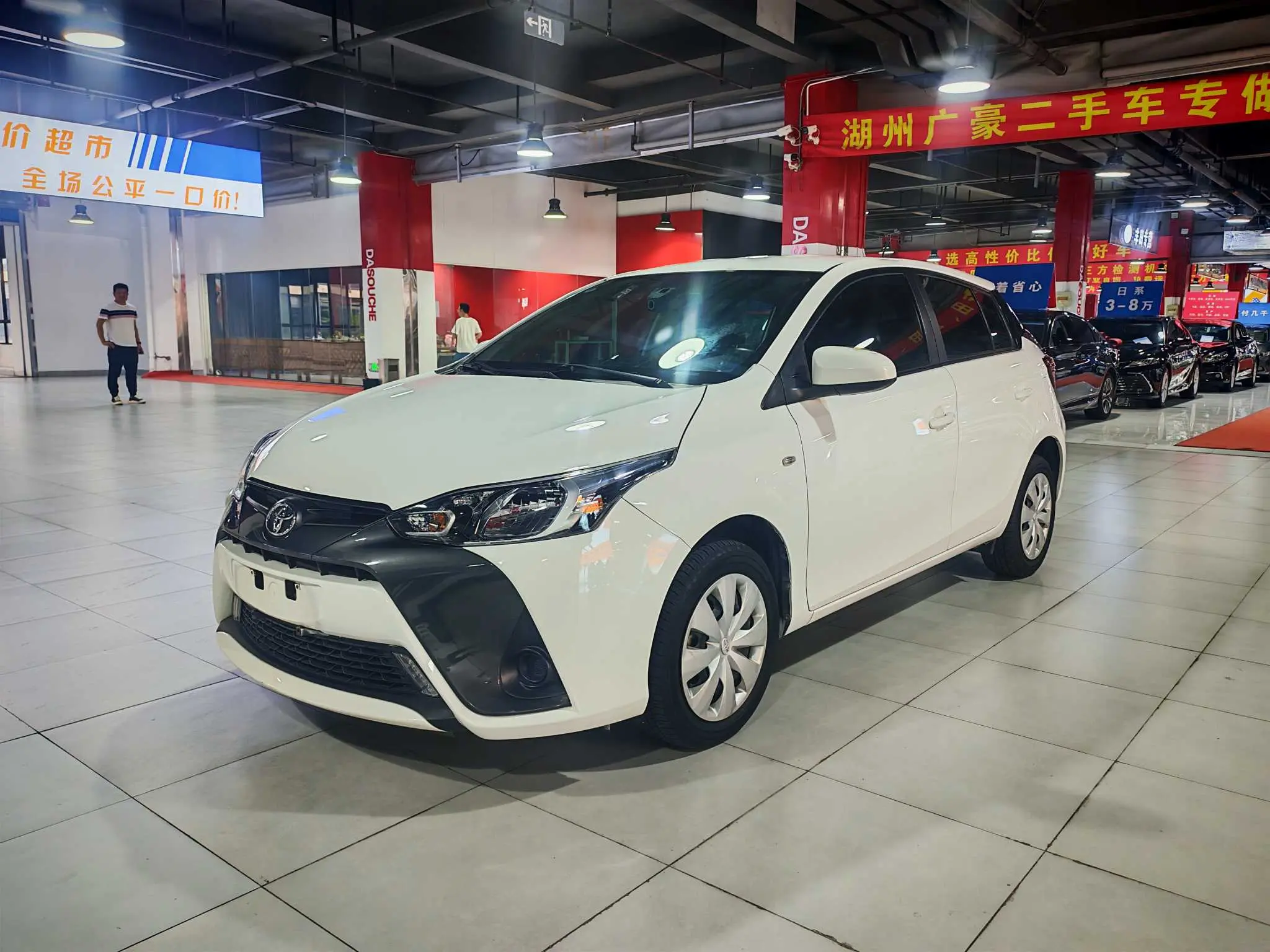 Toyota Yaris L  из Китая