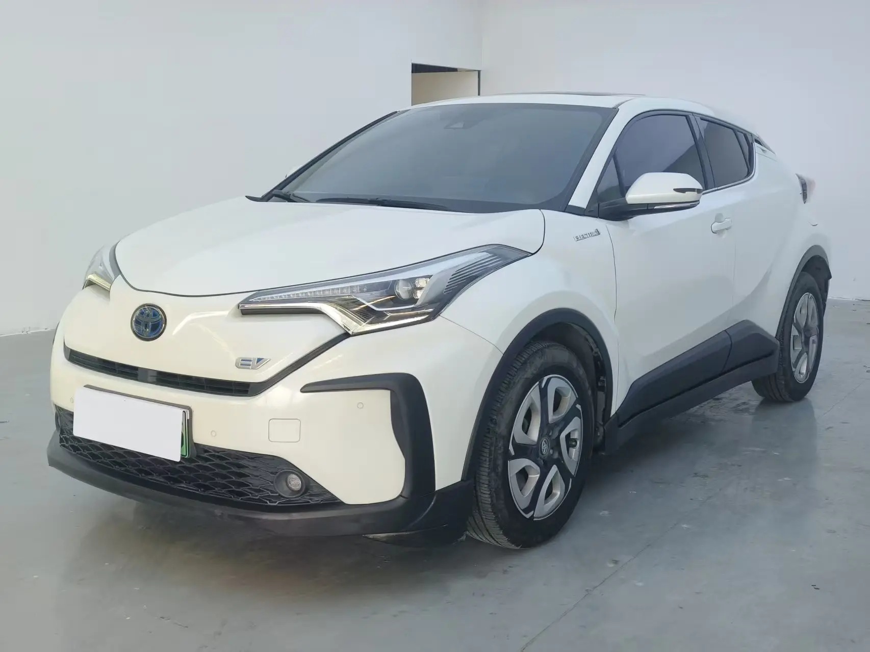 Toyota C-HR EV  из Китая
