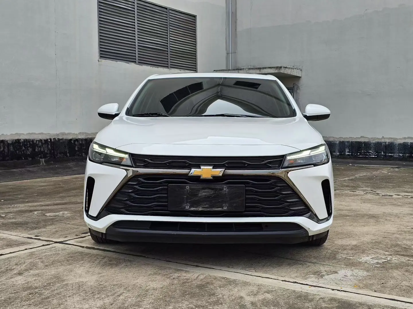 Chevrolet Monza (Cruze)  из Китая