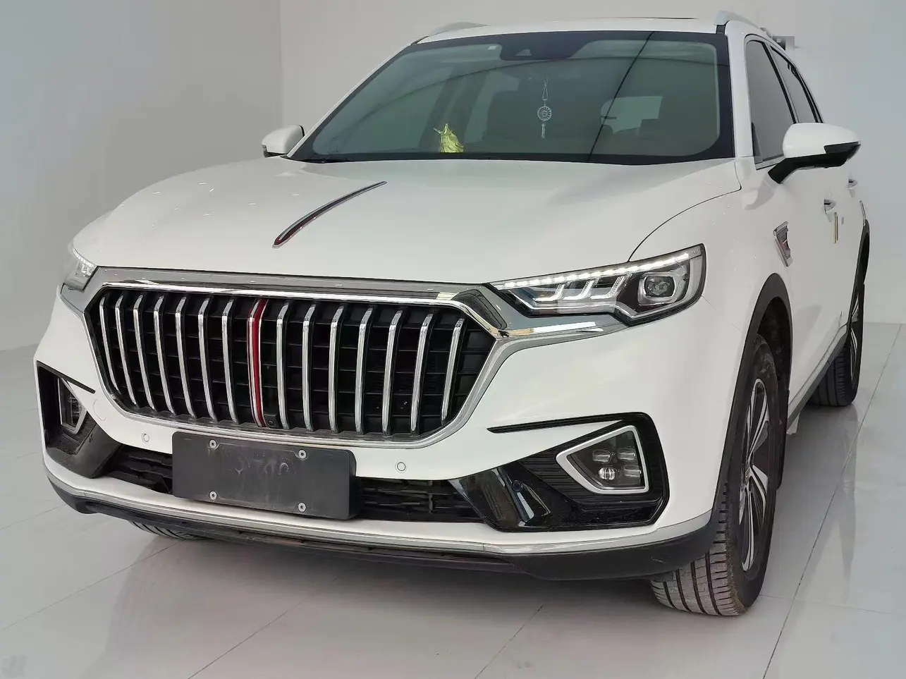 Hongqi HS5  из Китая