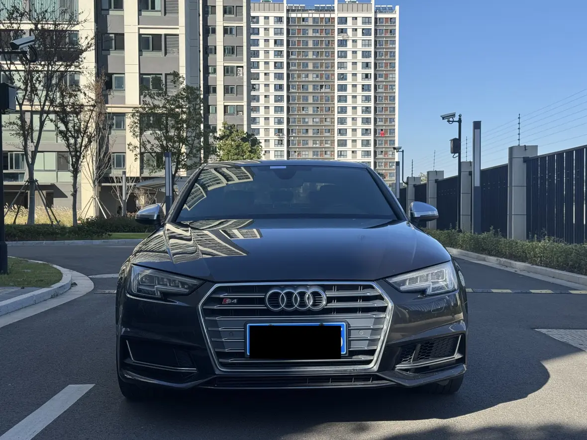 Audi S4  из Китая