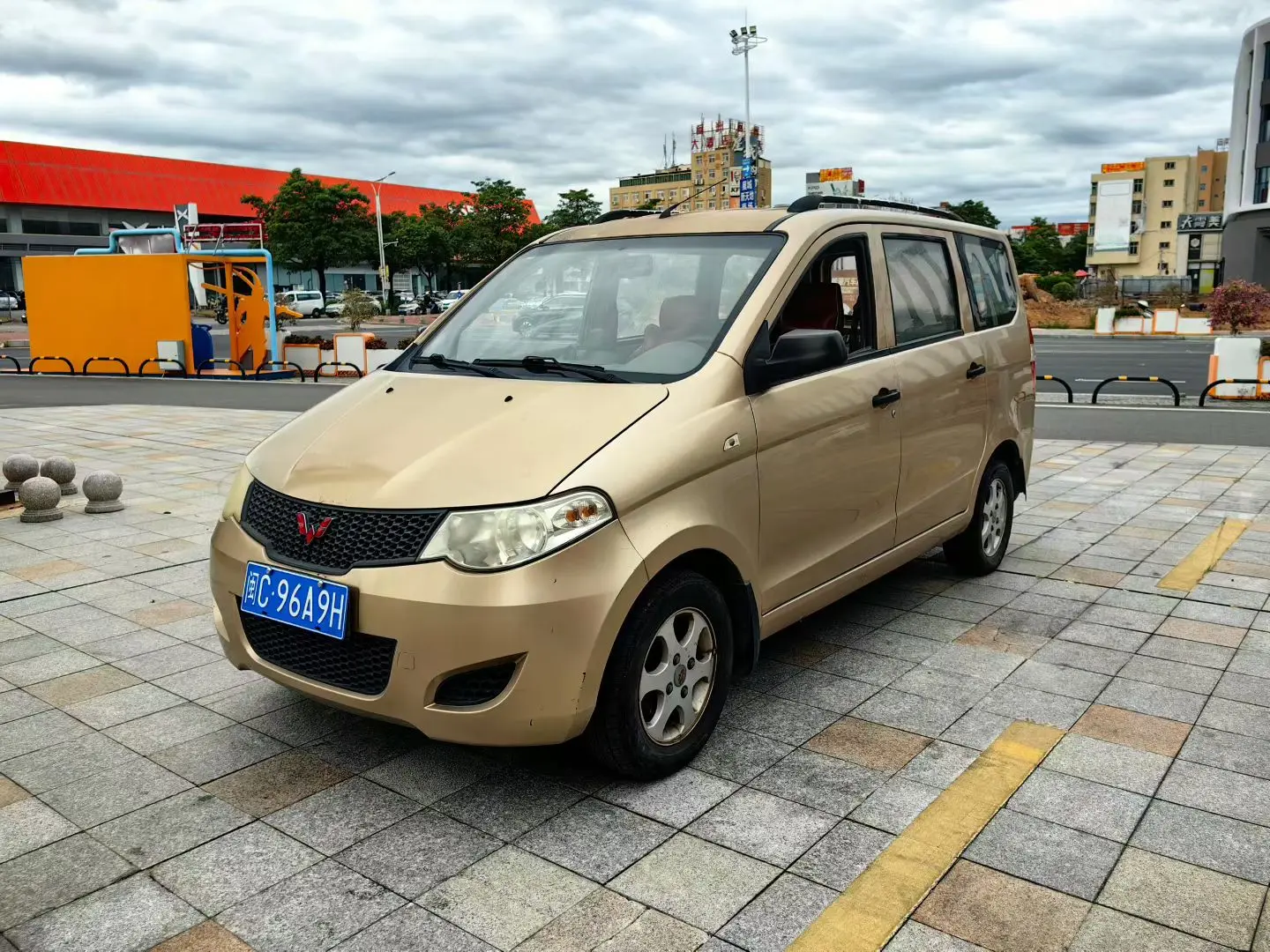 Wuling Hongguang  из Китая
