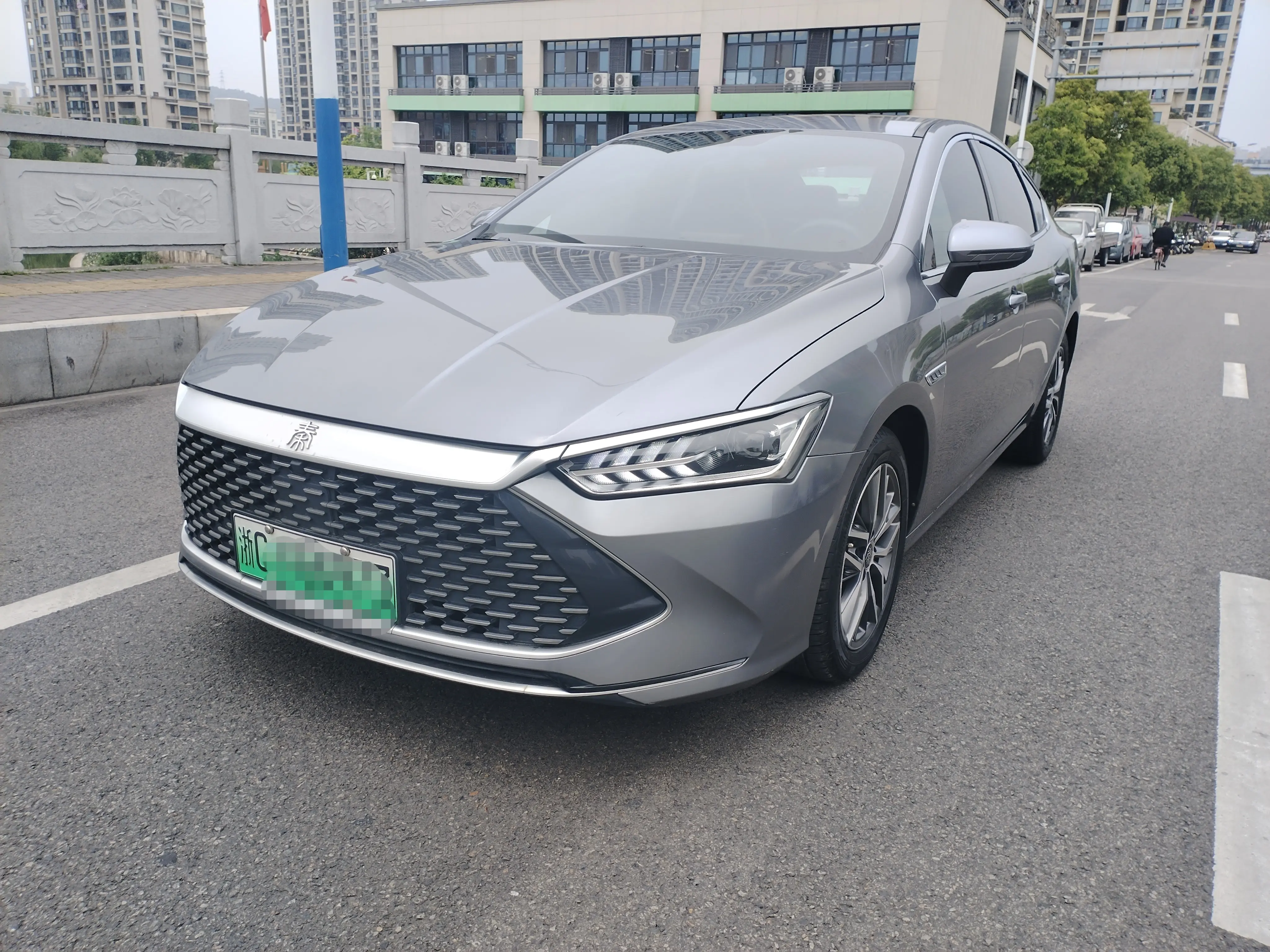 BYD Qin PLUS DM  из Китая