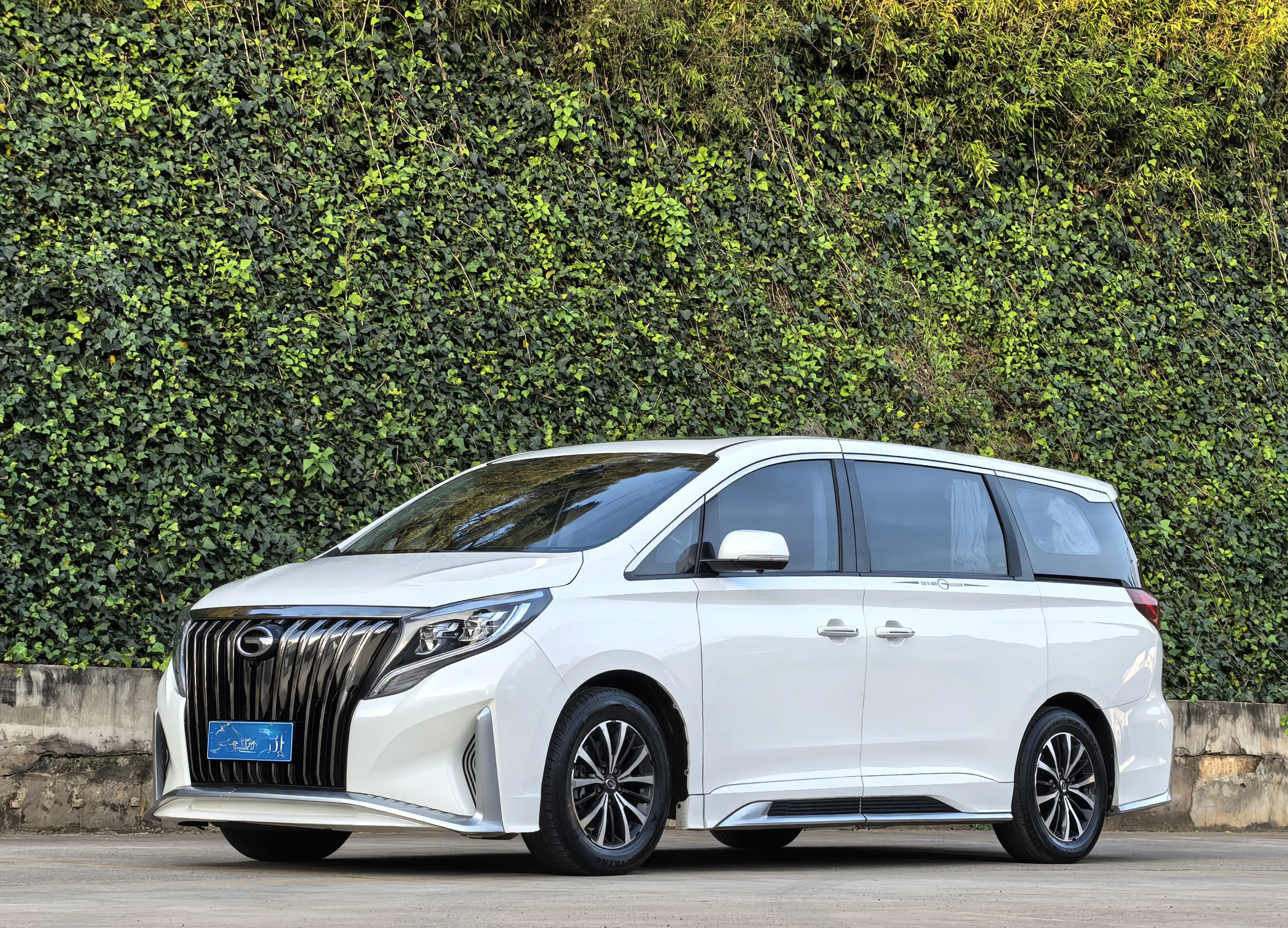 GAC Trumpchi M8  из Китая