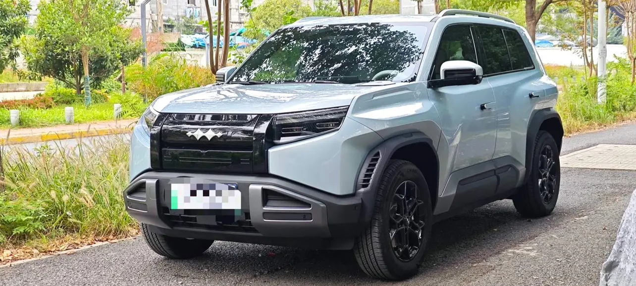 BYD Leopard Titanium 3  из Китая