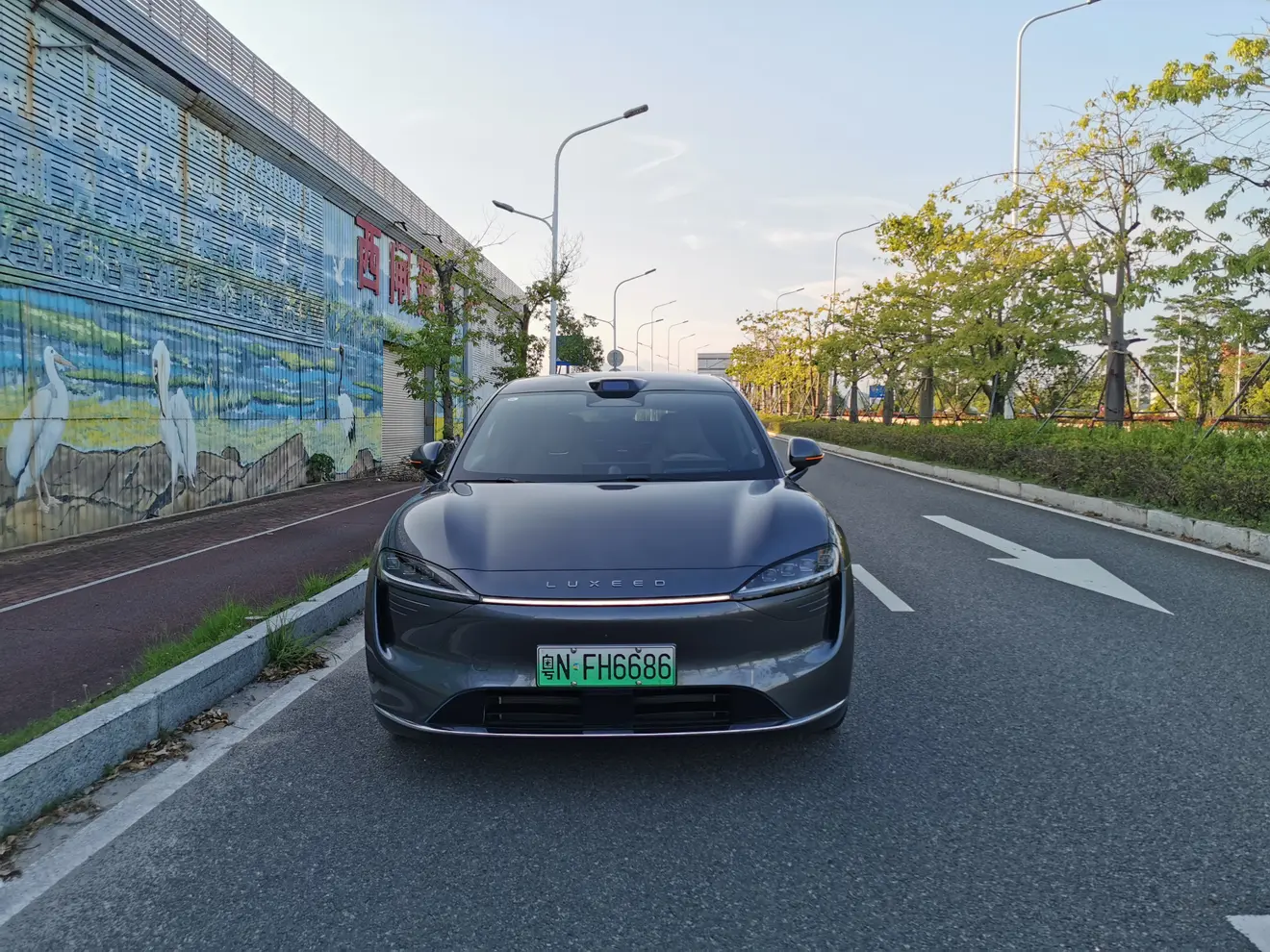 Luxeed Zhijie R7  из Китая