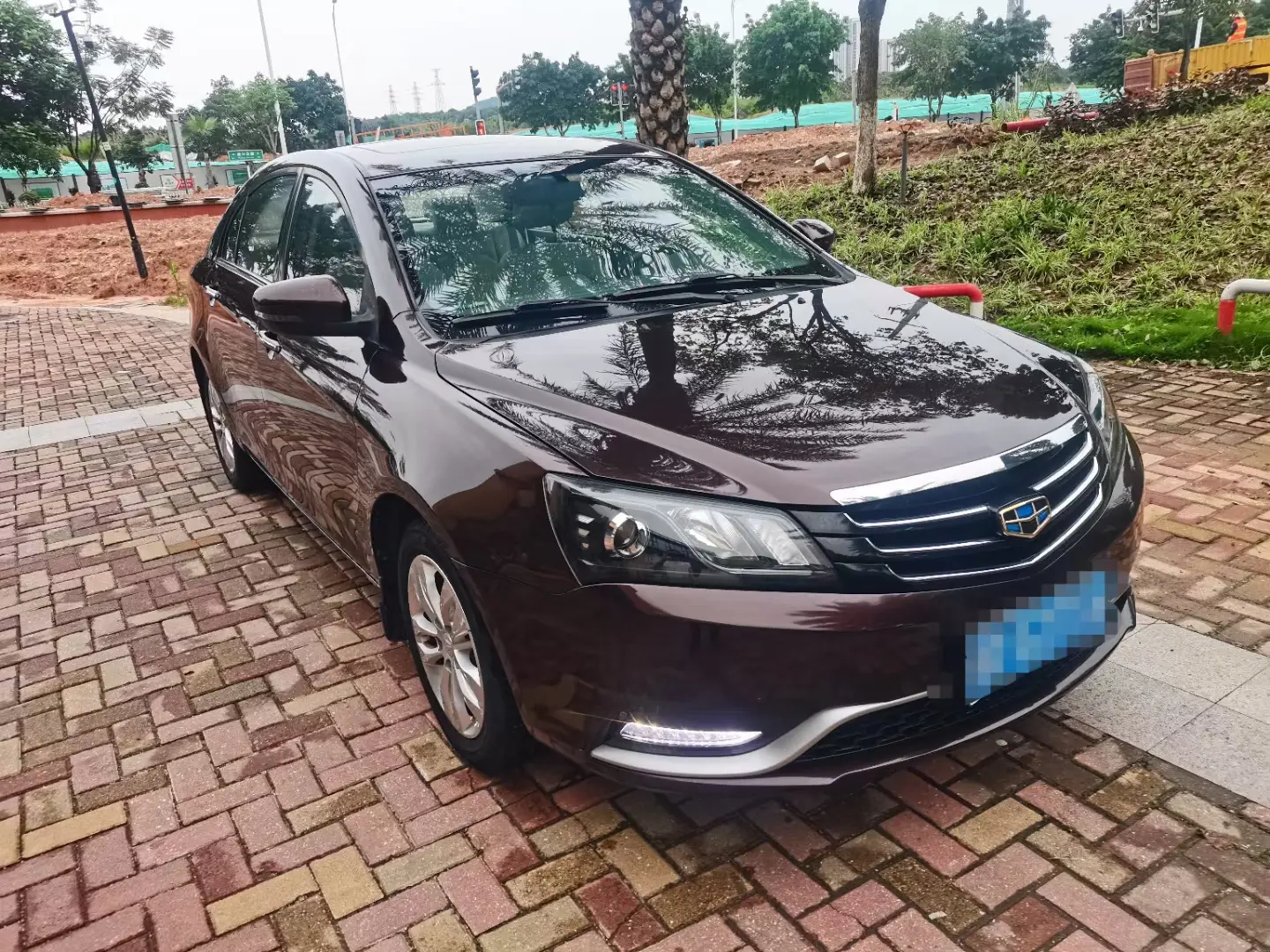 Geely Emgrand  из Китая