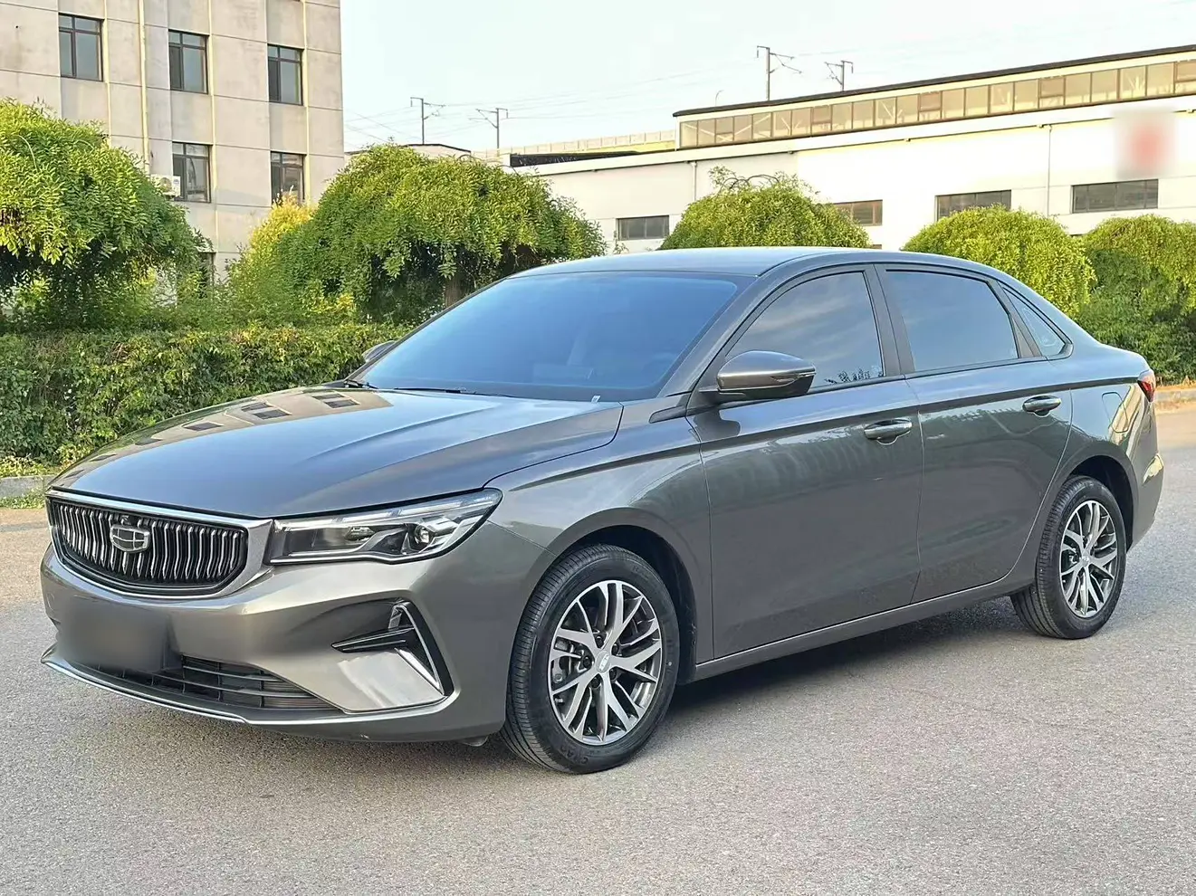 Geely Emgrand  из Китая