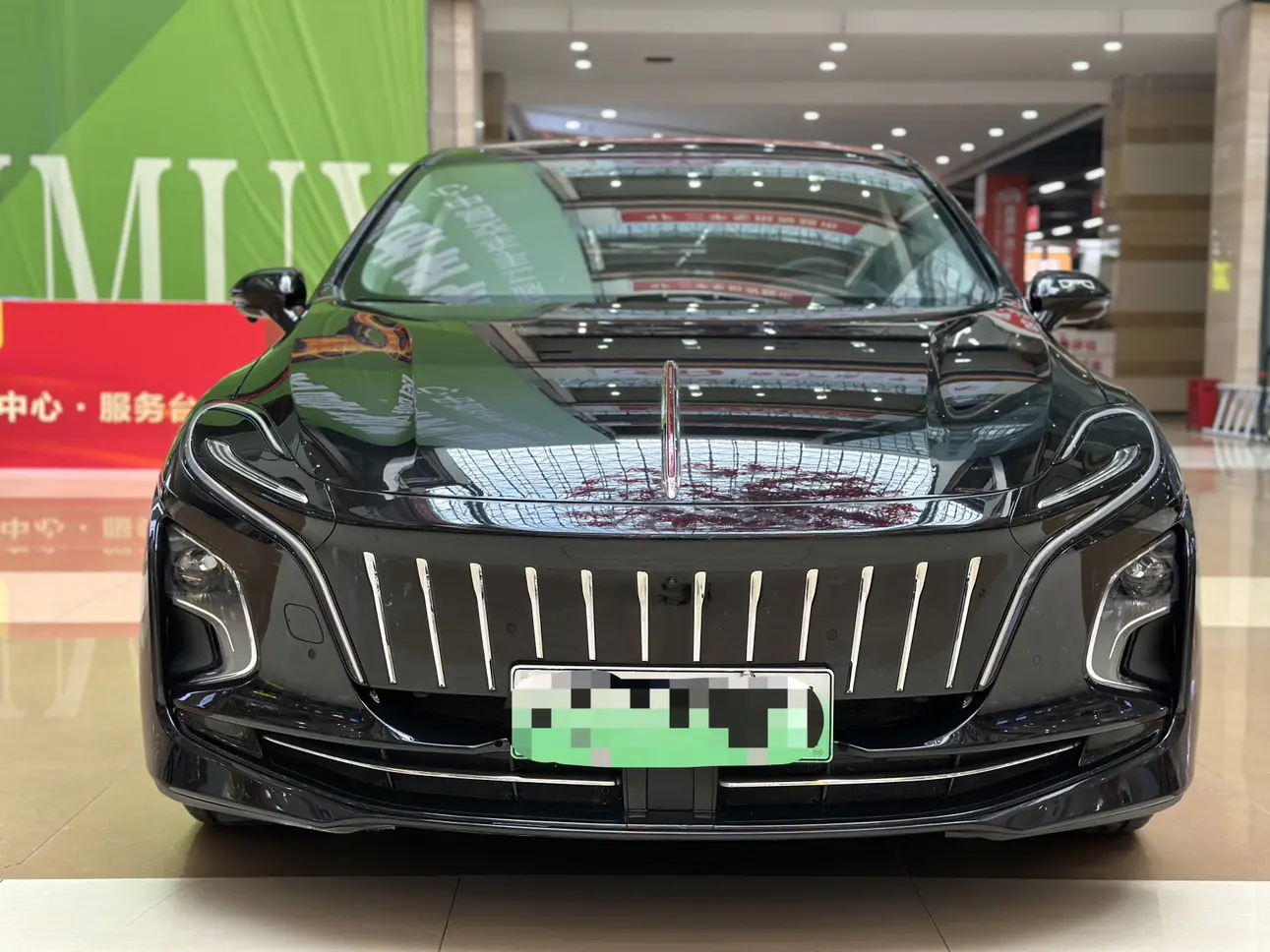 Hongqi E-QM5  из Китая
