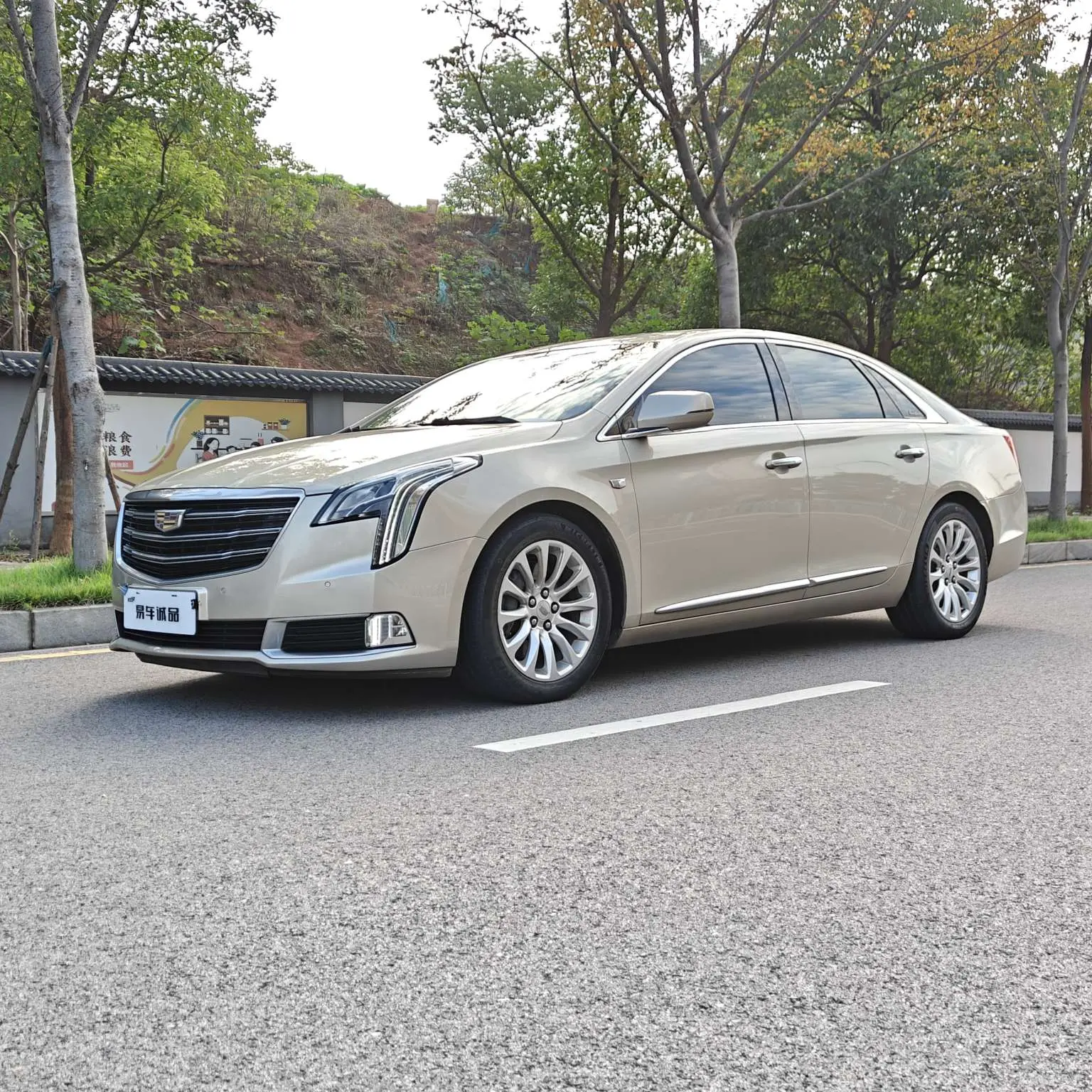 Cadillac XTS  из Китая