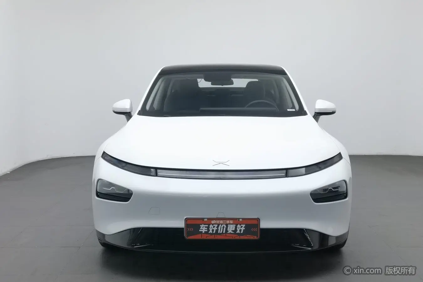 Xpeng P7  из Китая