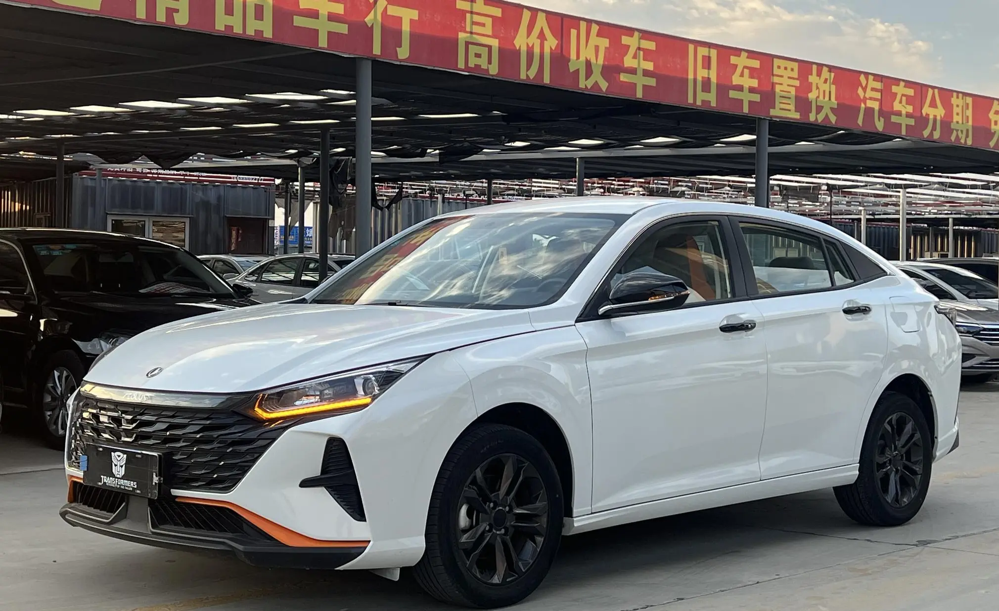 Dongfeng Yixuan  из Китая