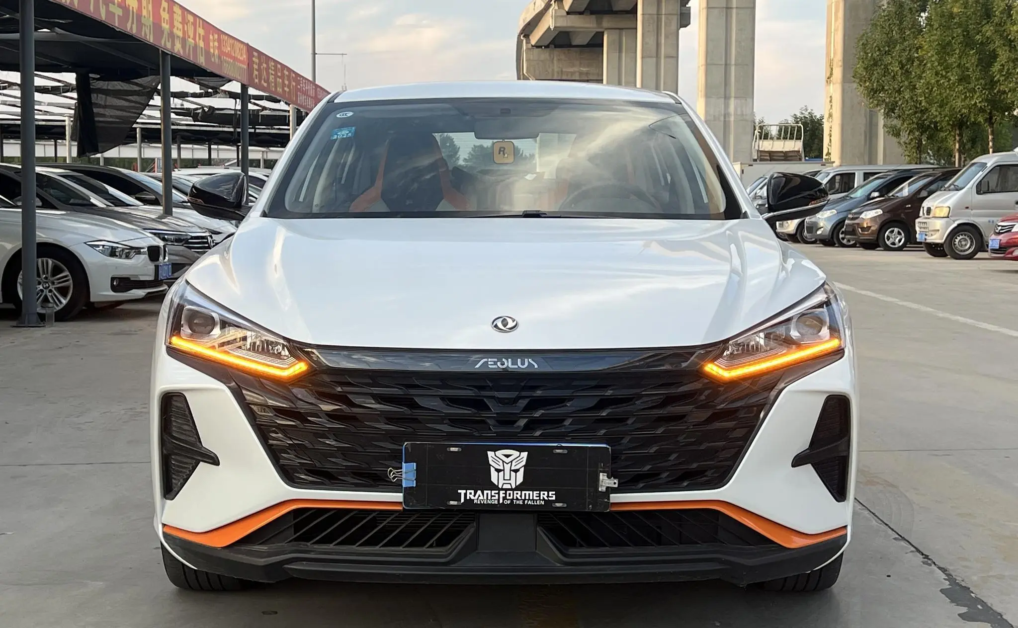 Dongfeng Yixuan  из Китая