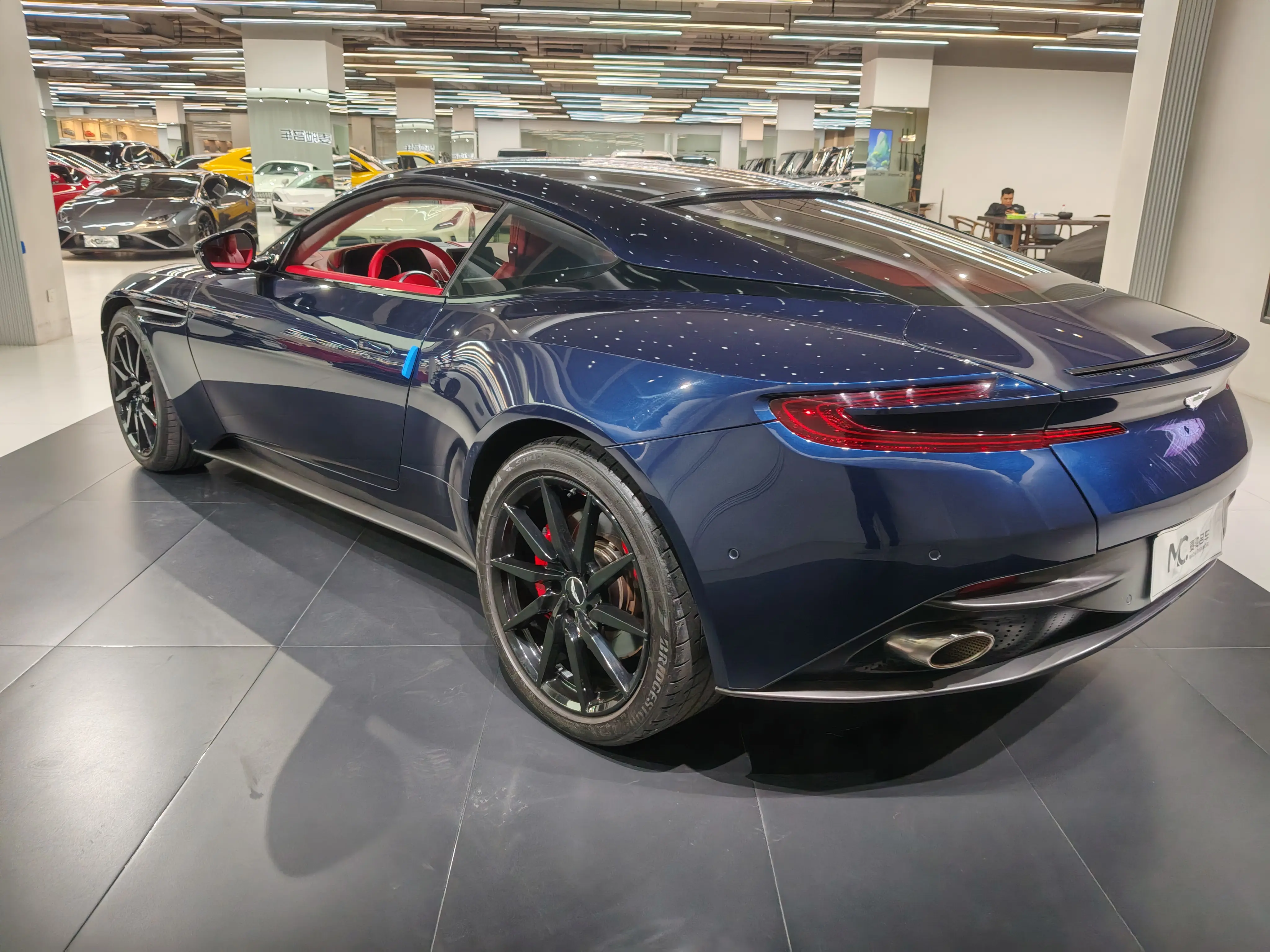 Aston Martin DB11  из Китая