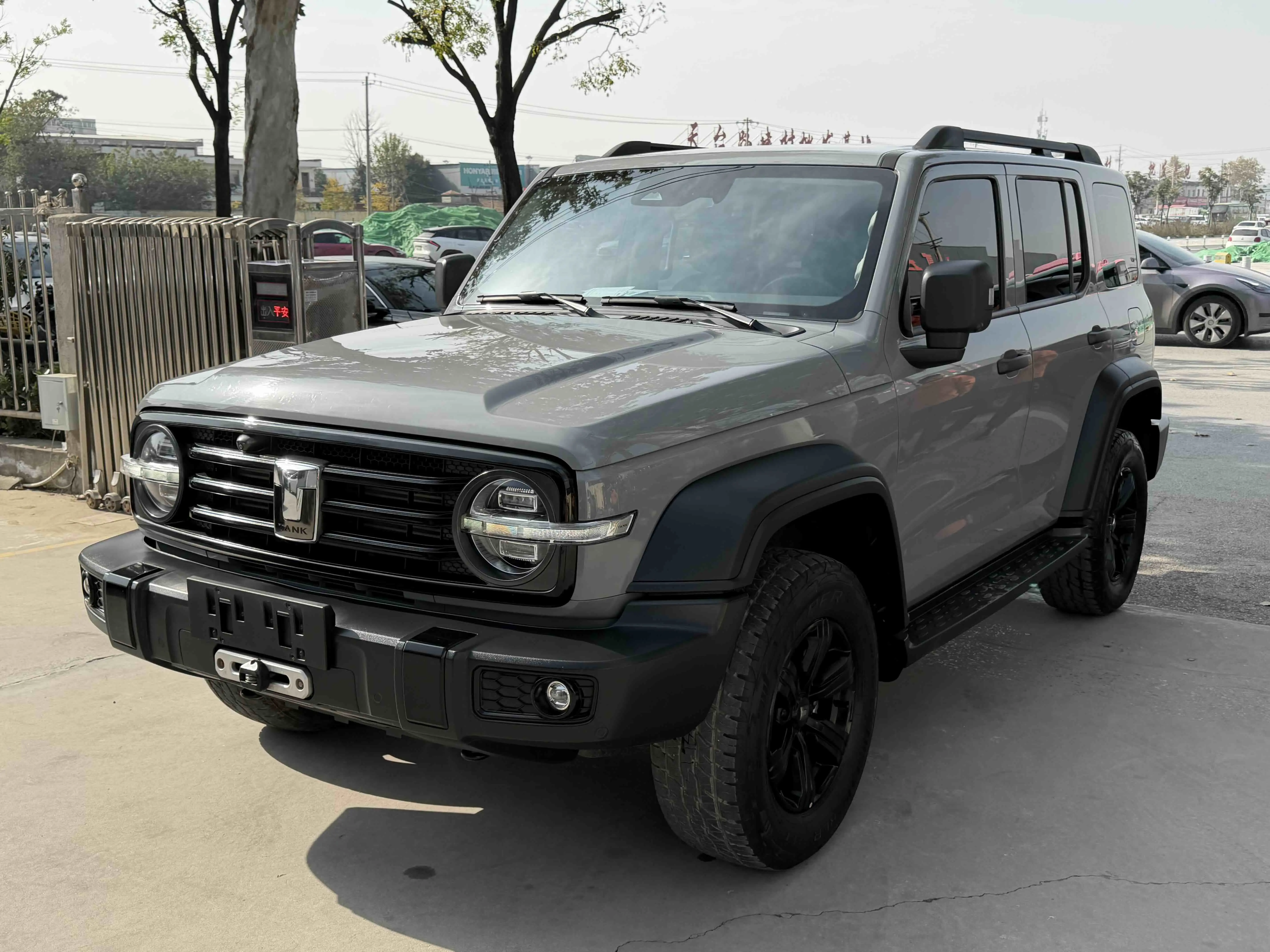 Tank 300  из Китая