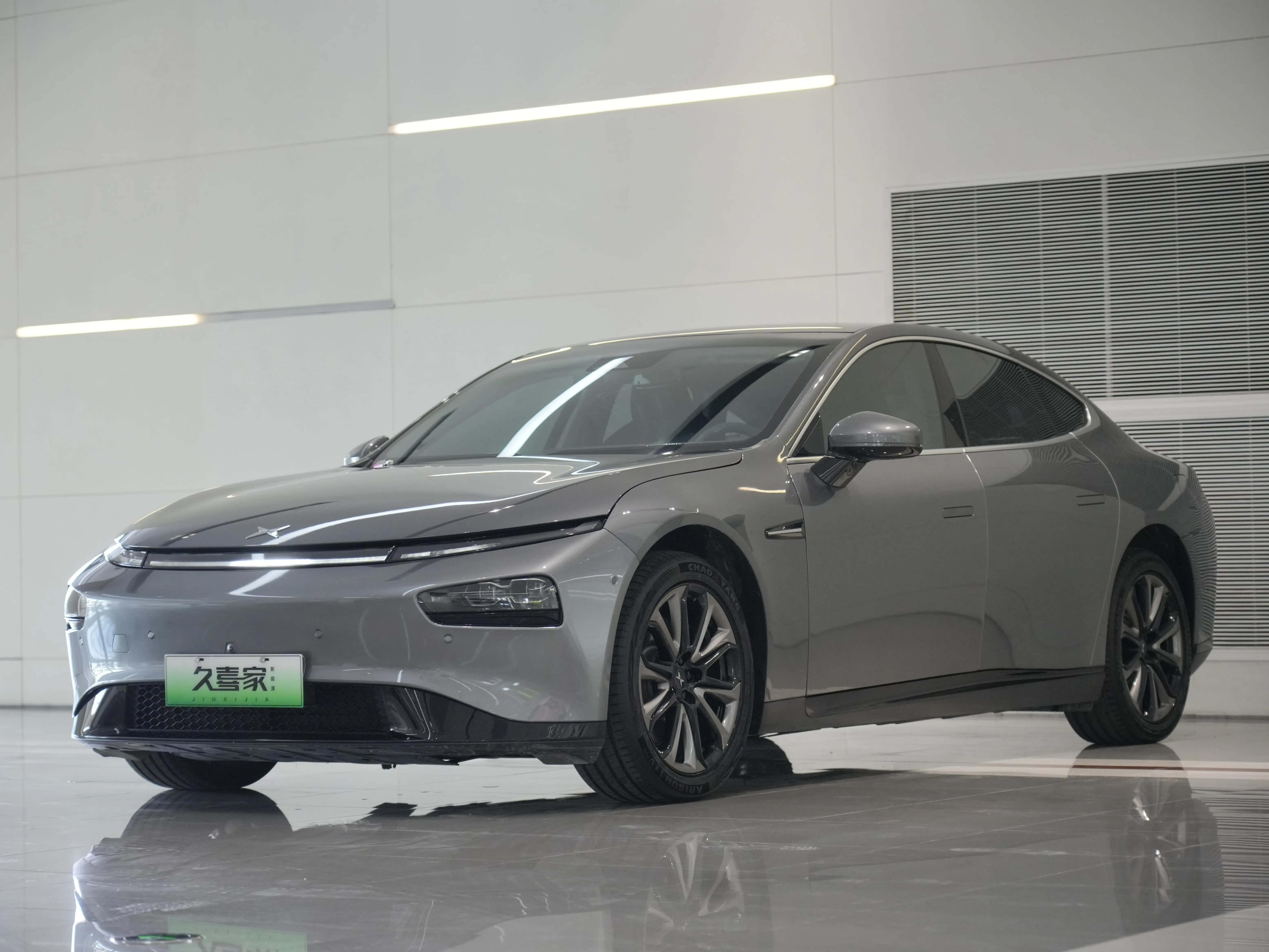 Xpeng P7  из Китая