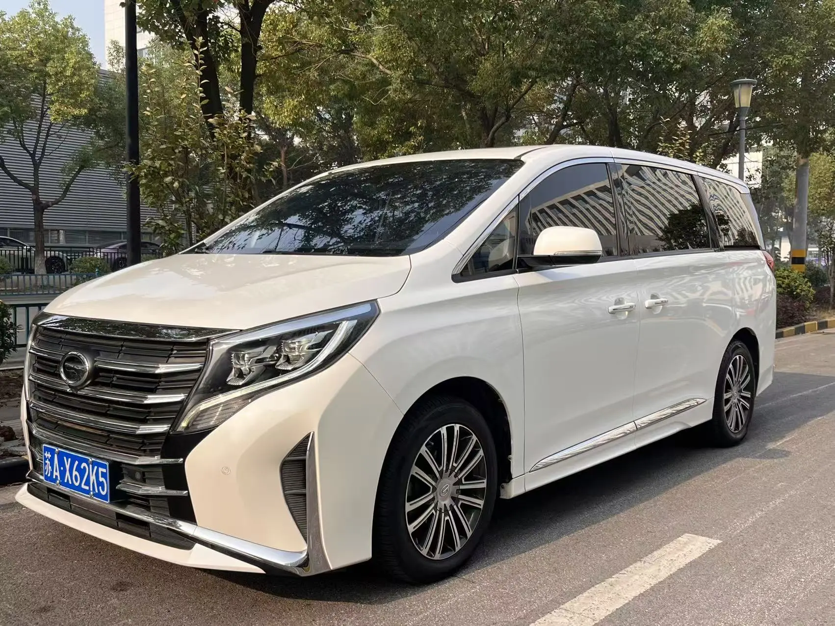 GAC Trumpchi M8  из Китая