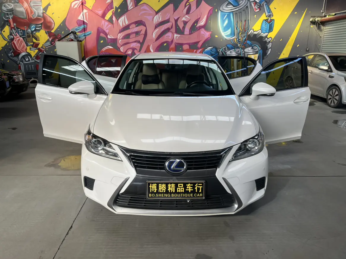 Lexus CT  из Китая