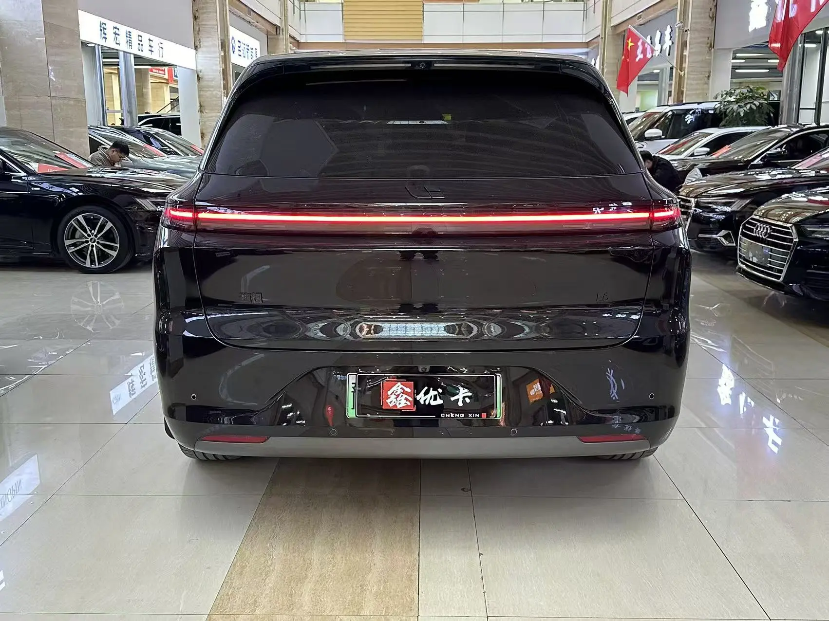 Li L6 (Ideal L6)  из Китая