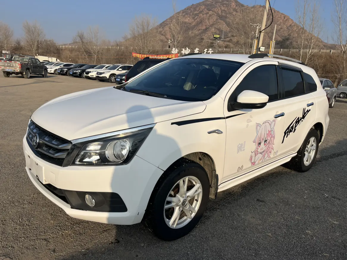 Kai Chen Venucia T70  из Китая