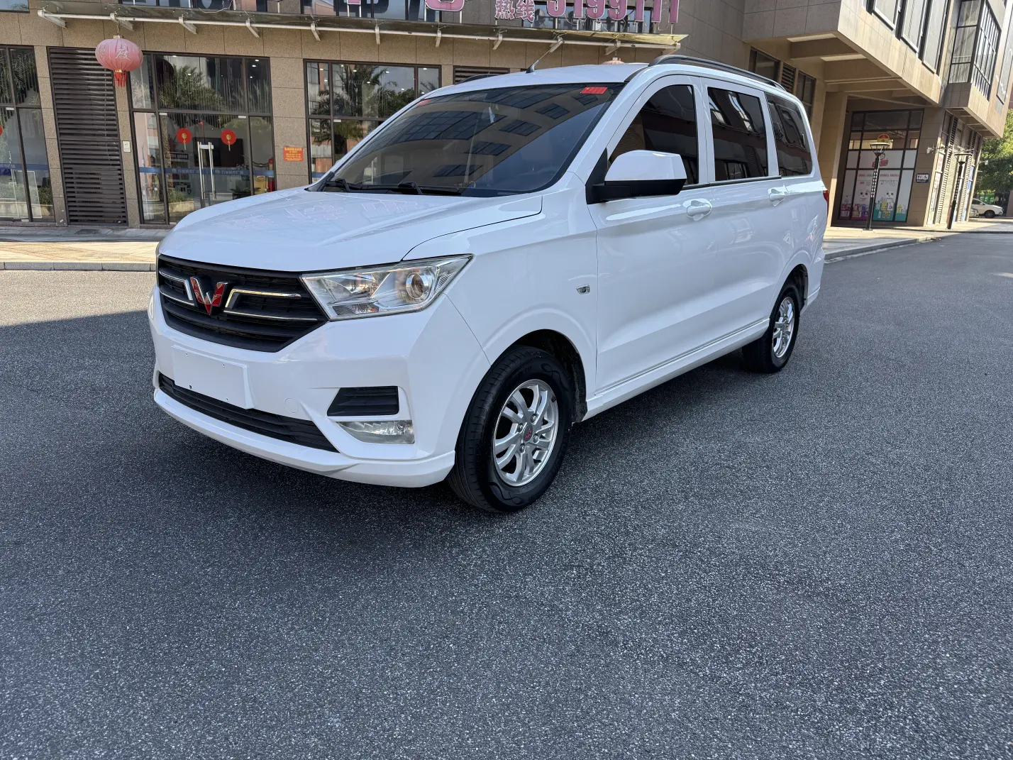 Wuling Hongguang  из Китая