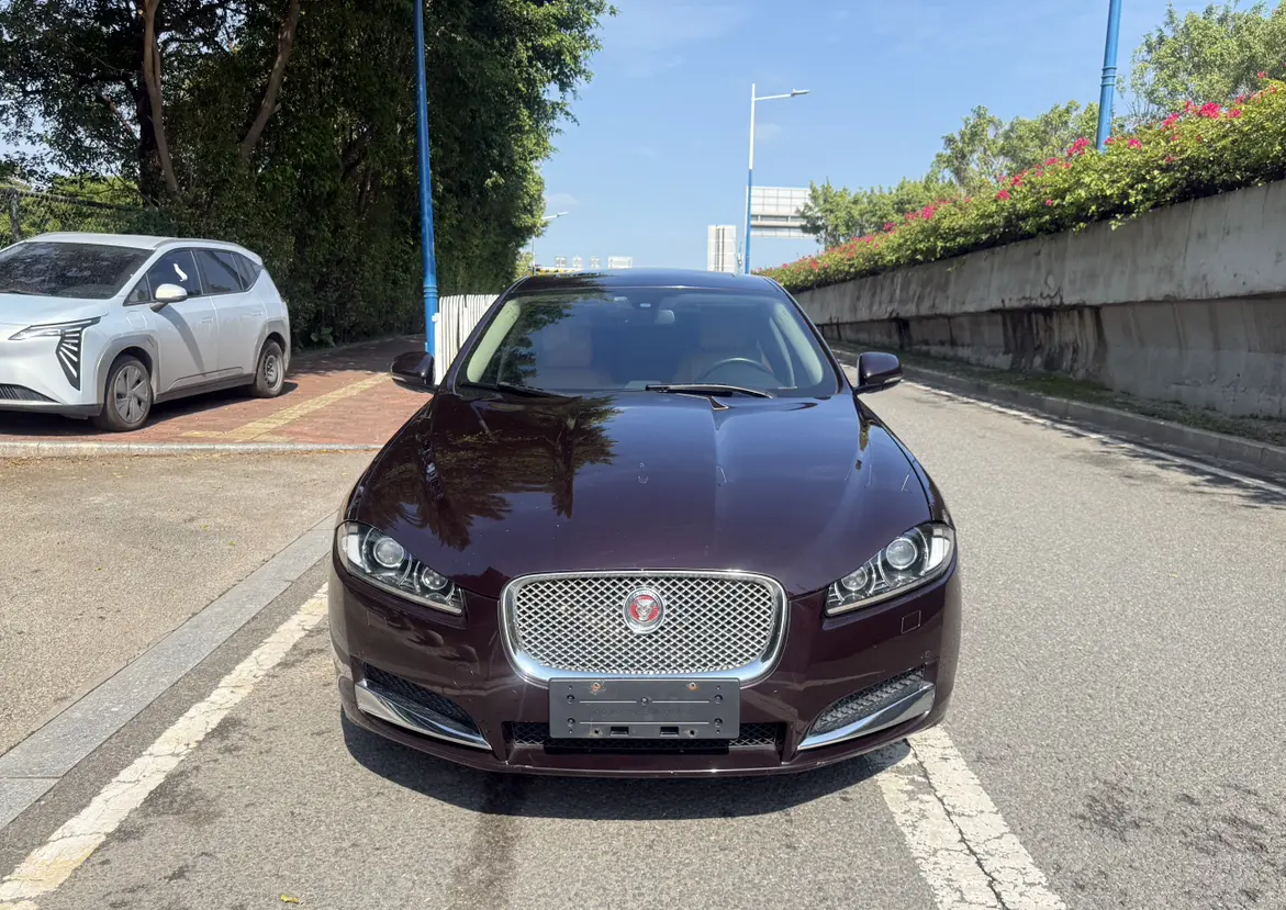 Jaguar XF  из Китая