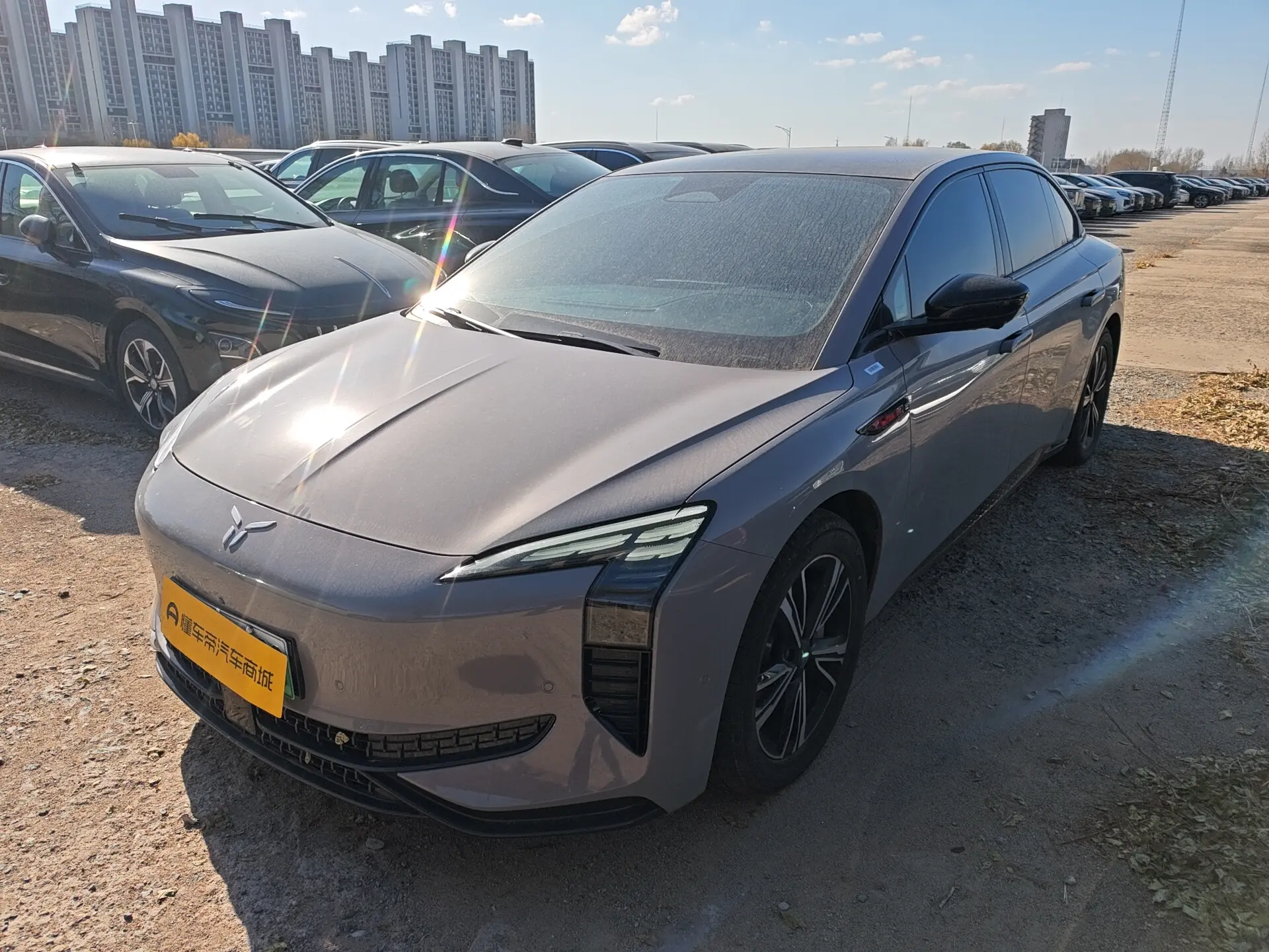 Hongqi EH7  из Китая