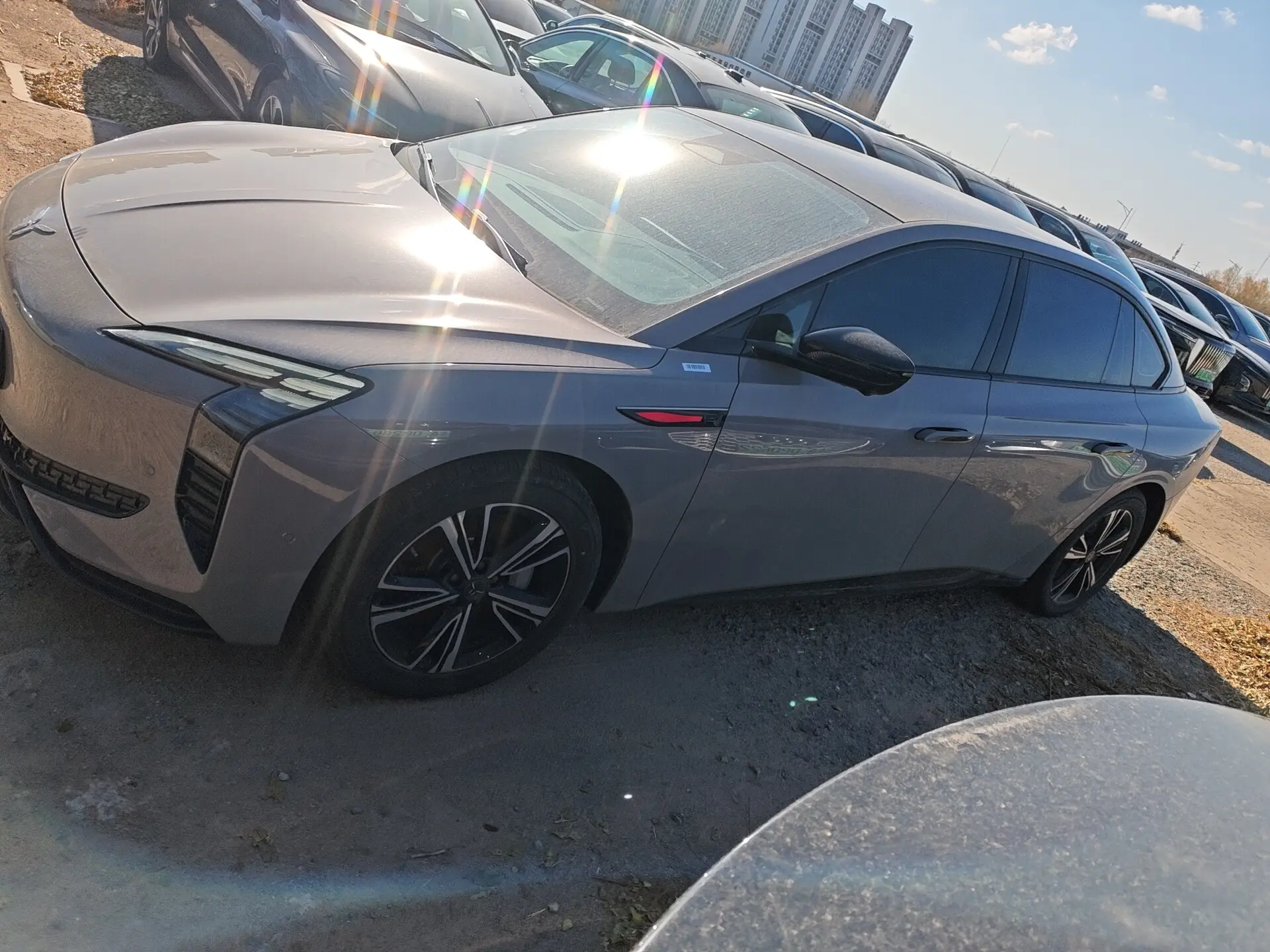 Hongqi EH7  из Китая