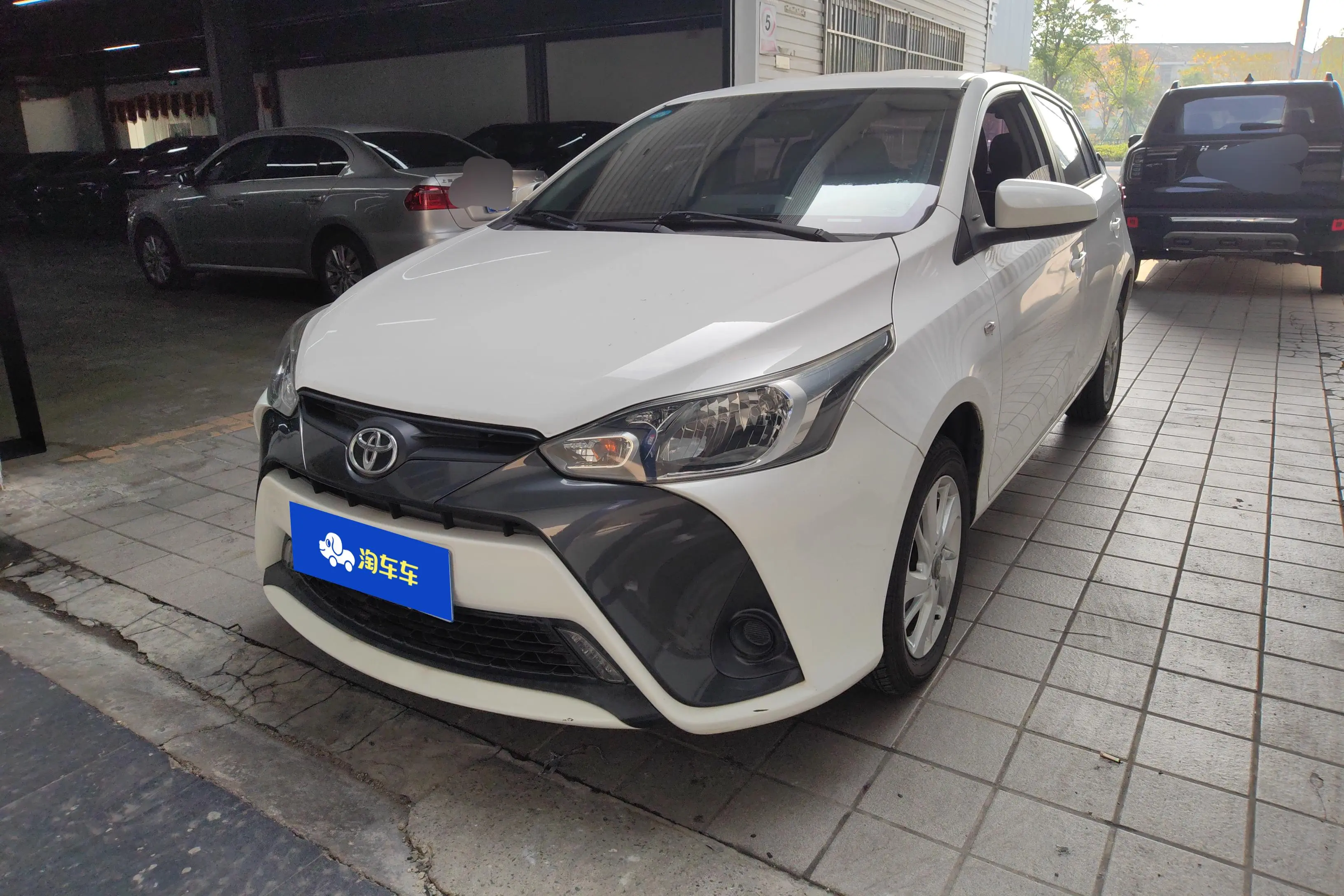 Toyota Yaris L  из Китая