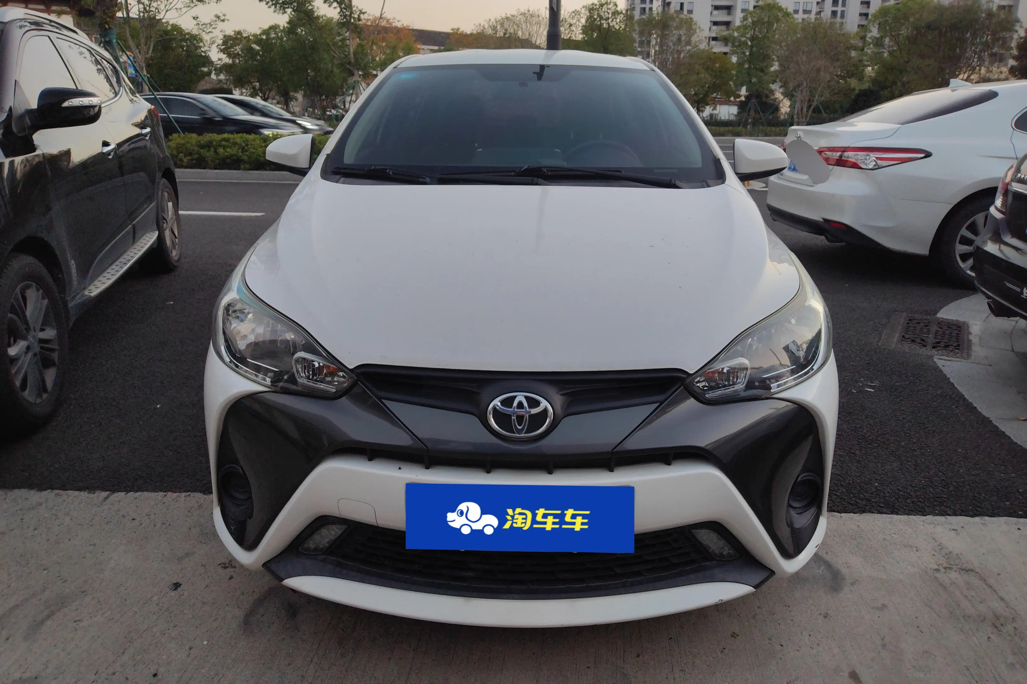 Toyota Yaris L  из Китая