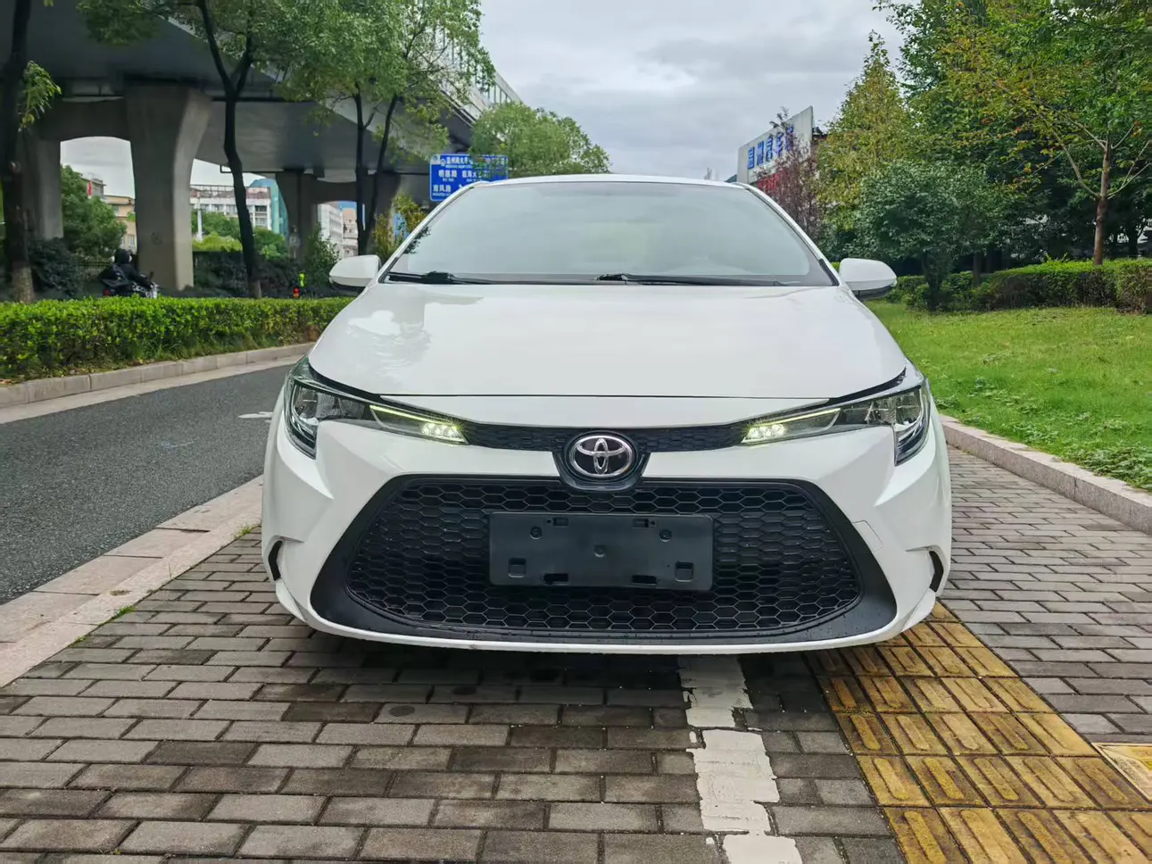 Toyota Levin (Lei Ling)  из Китая