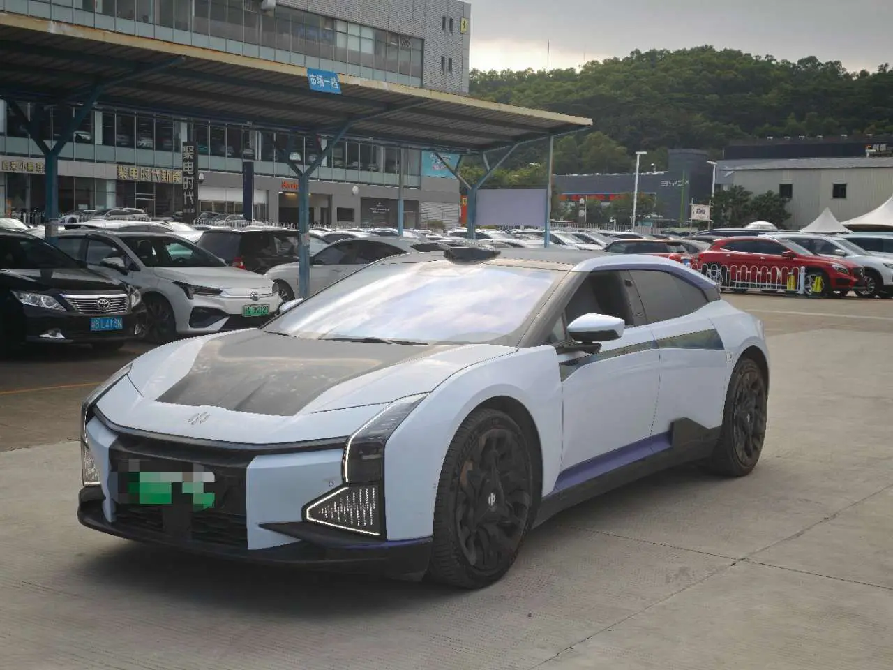 HiPhi Z  из Китая