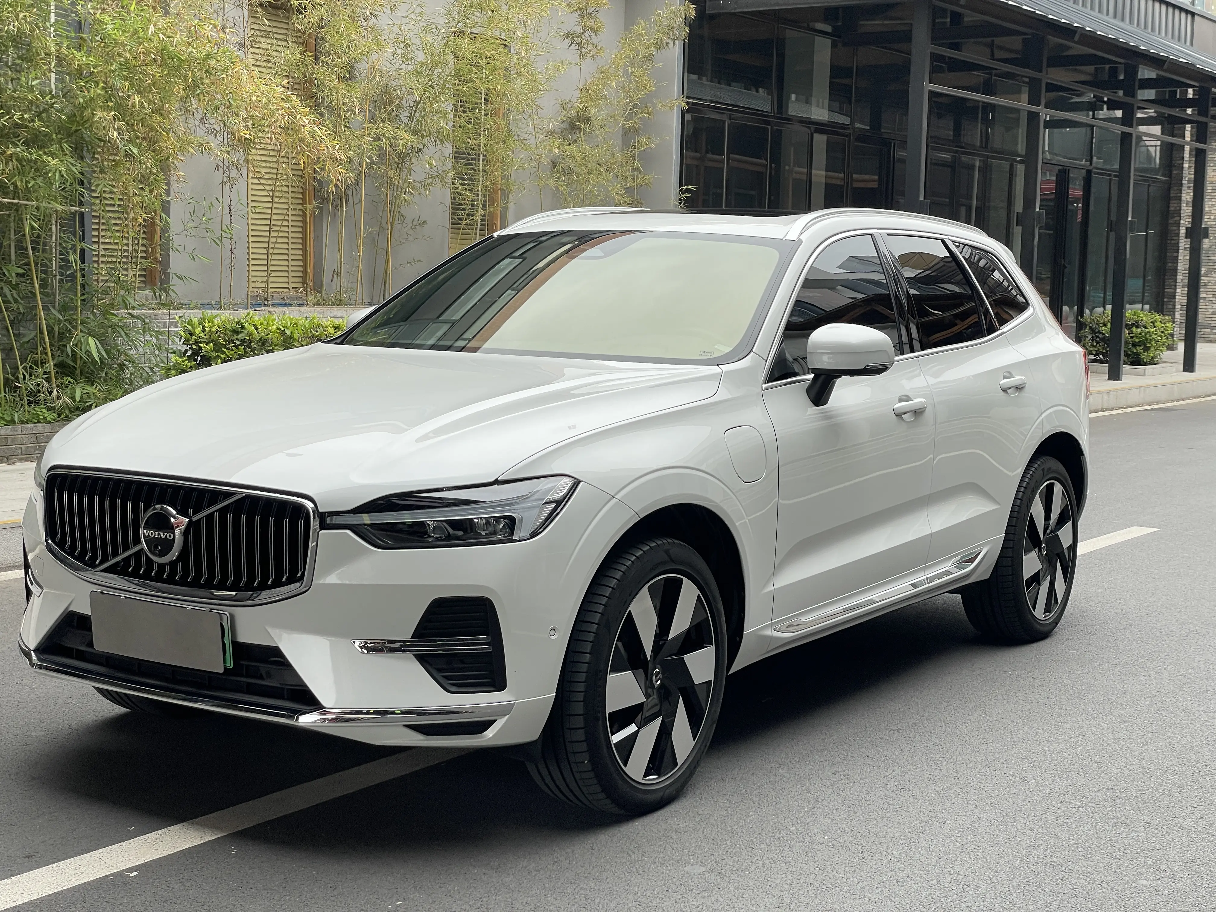 Volvo XC60 PHEV  из Китая