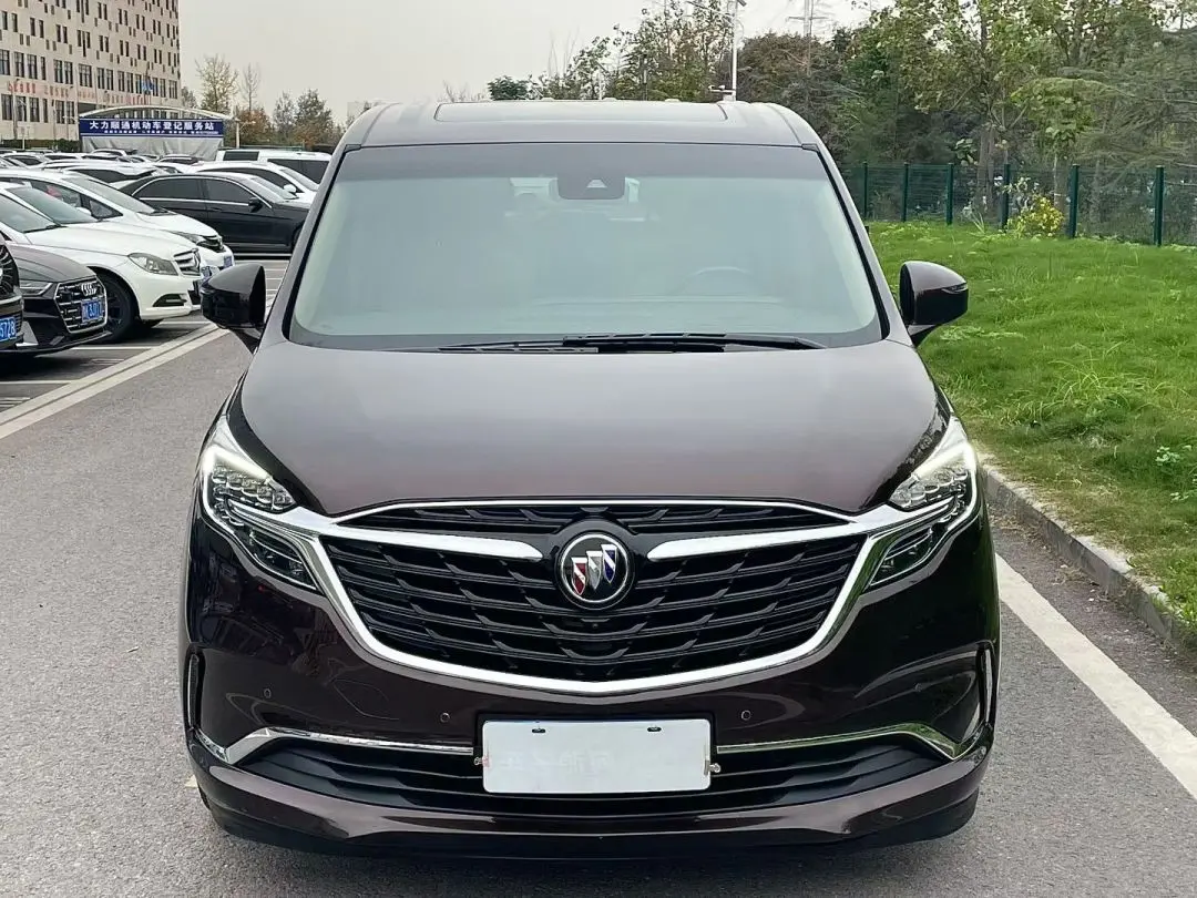 Buick GL8  из Китая