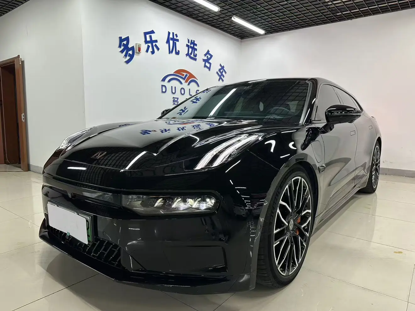 ZEEKR 001  из Китая