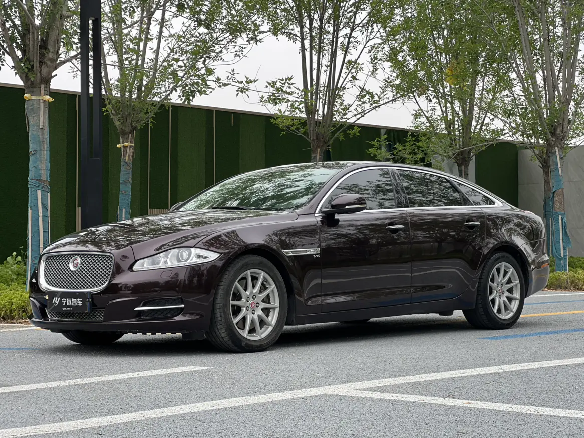 Jaguar XJ  из Китая